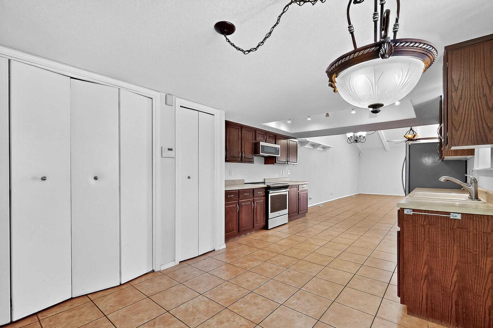 4201 WHISPERWOOD Place NE