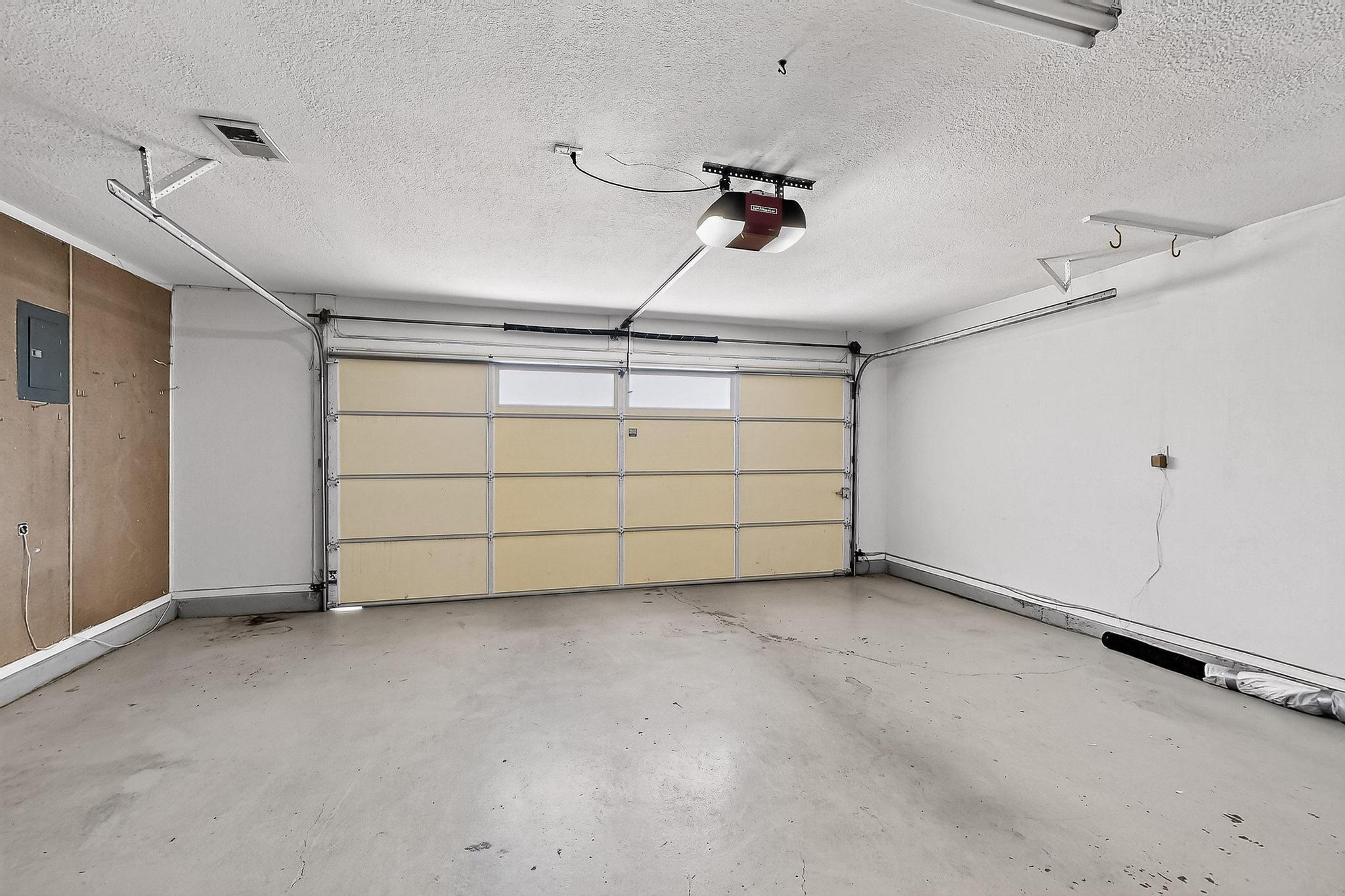 4201 WHISPERWOOD Place NE