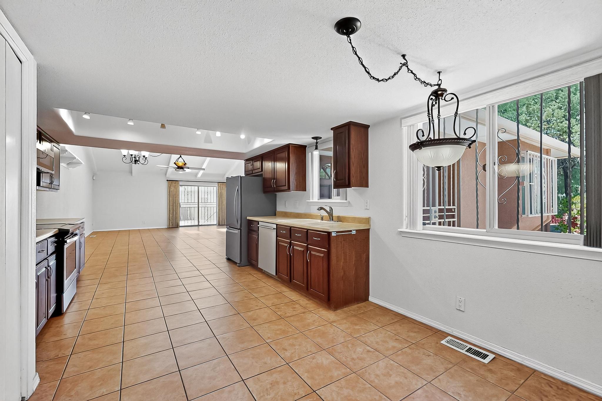 4201 WHISPERWOOD Place NE