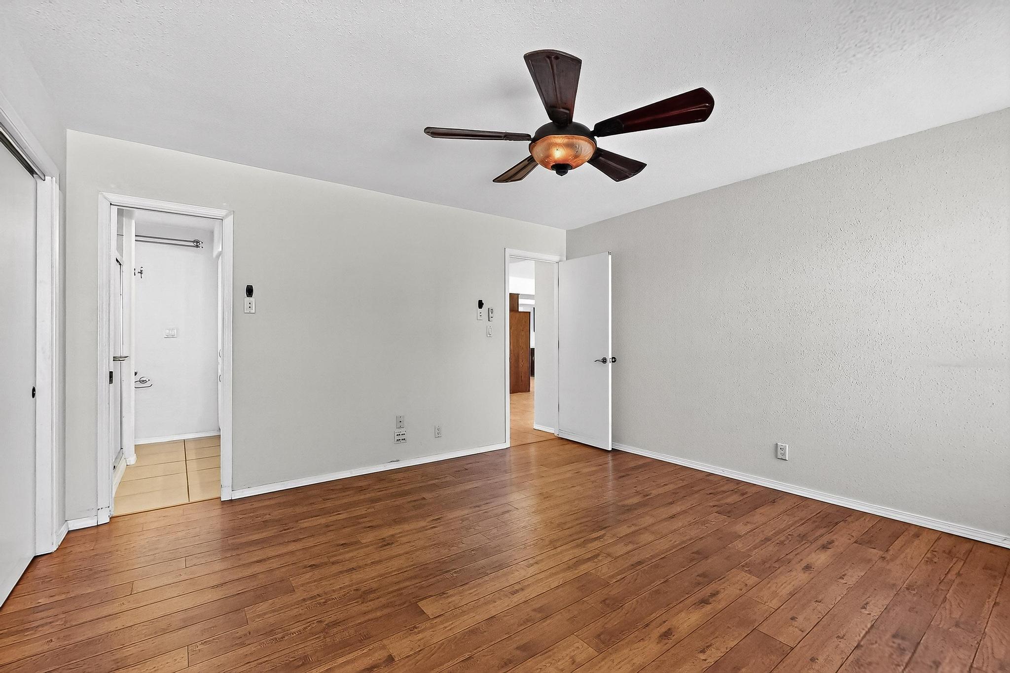 4201 WHISPERWOOD Place NE