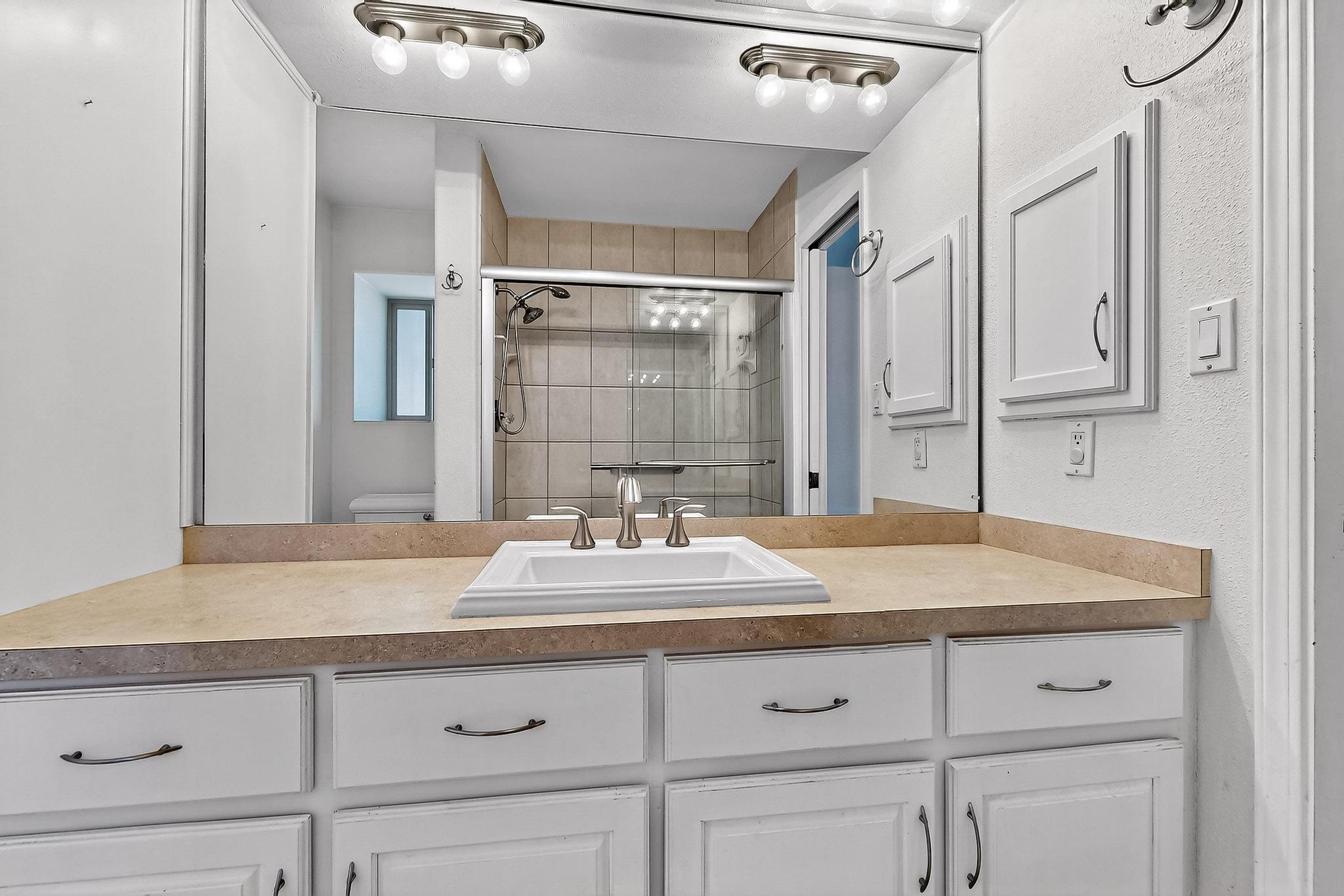 4201 WHISPERWOOD Place NE