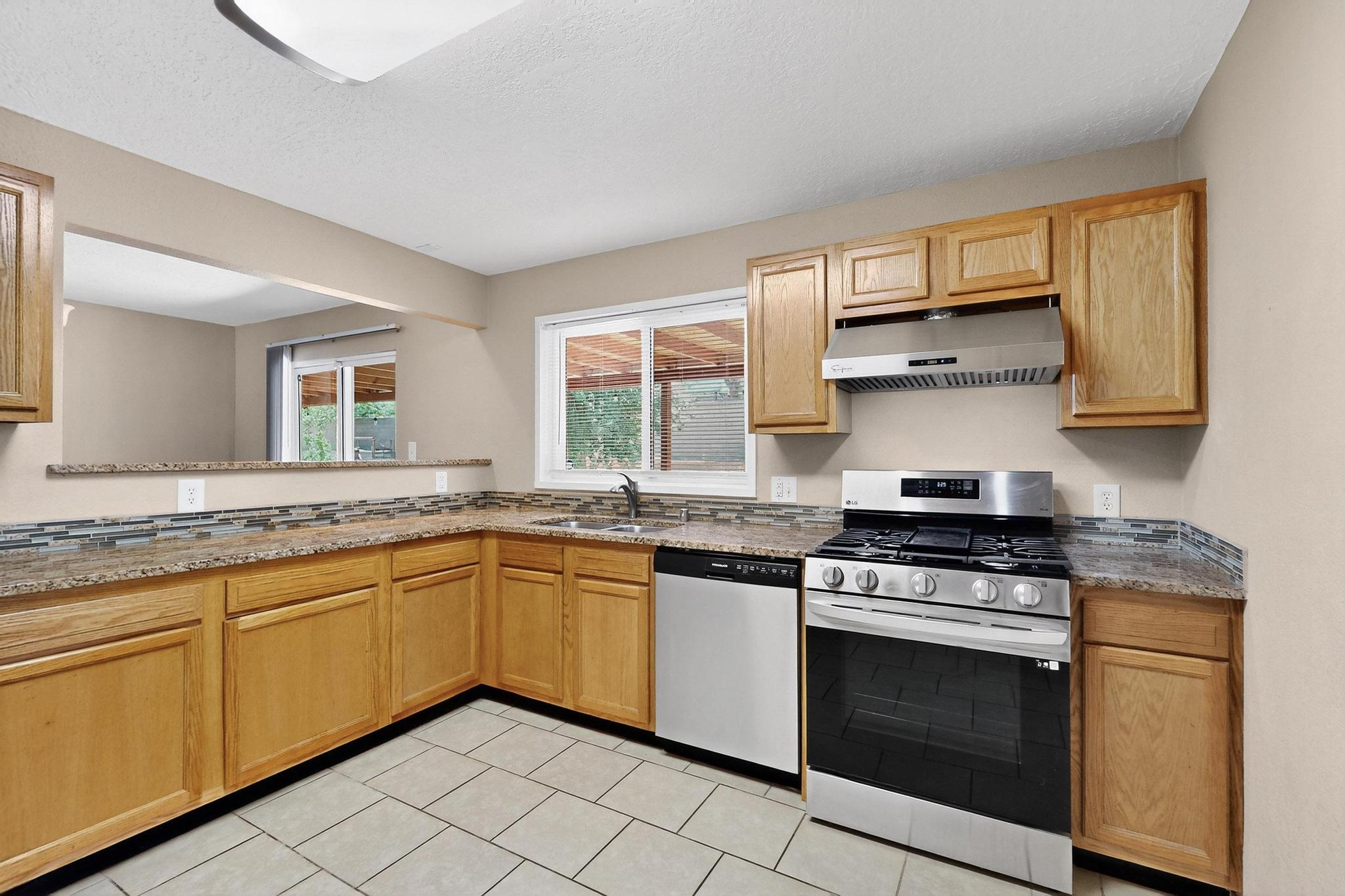 6312 ZIMMERMAN Avenue NE