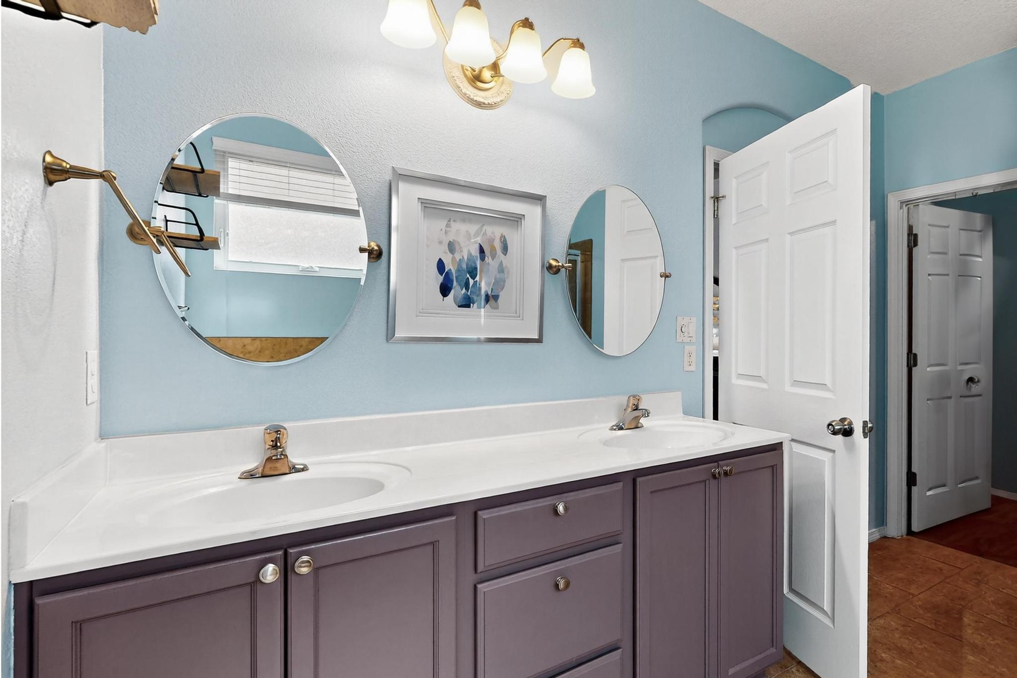 8215 MOCK HEATHER Road NW