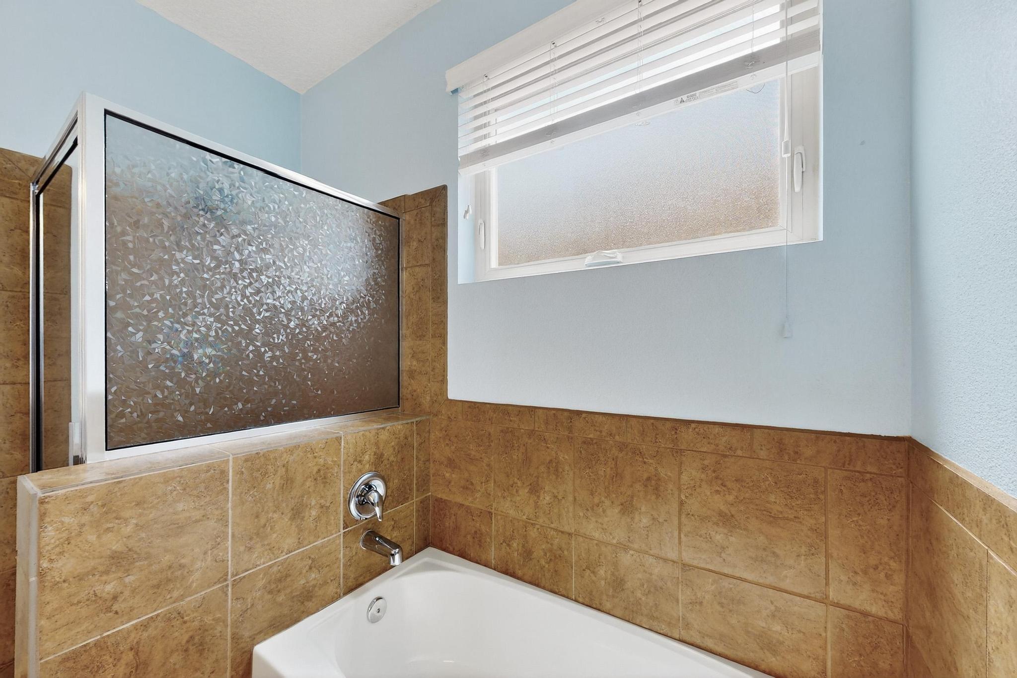 8215 MOCK HEATHER Road NW