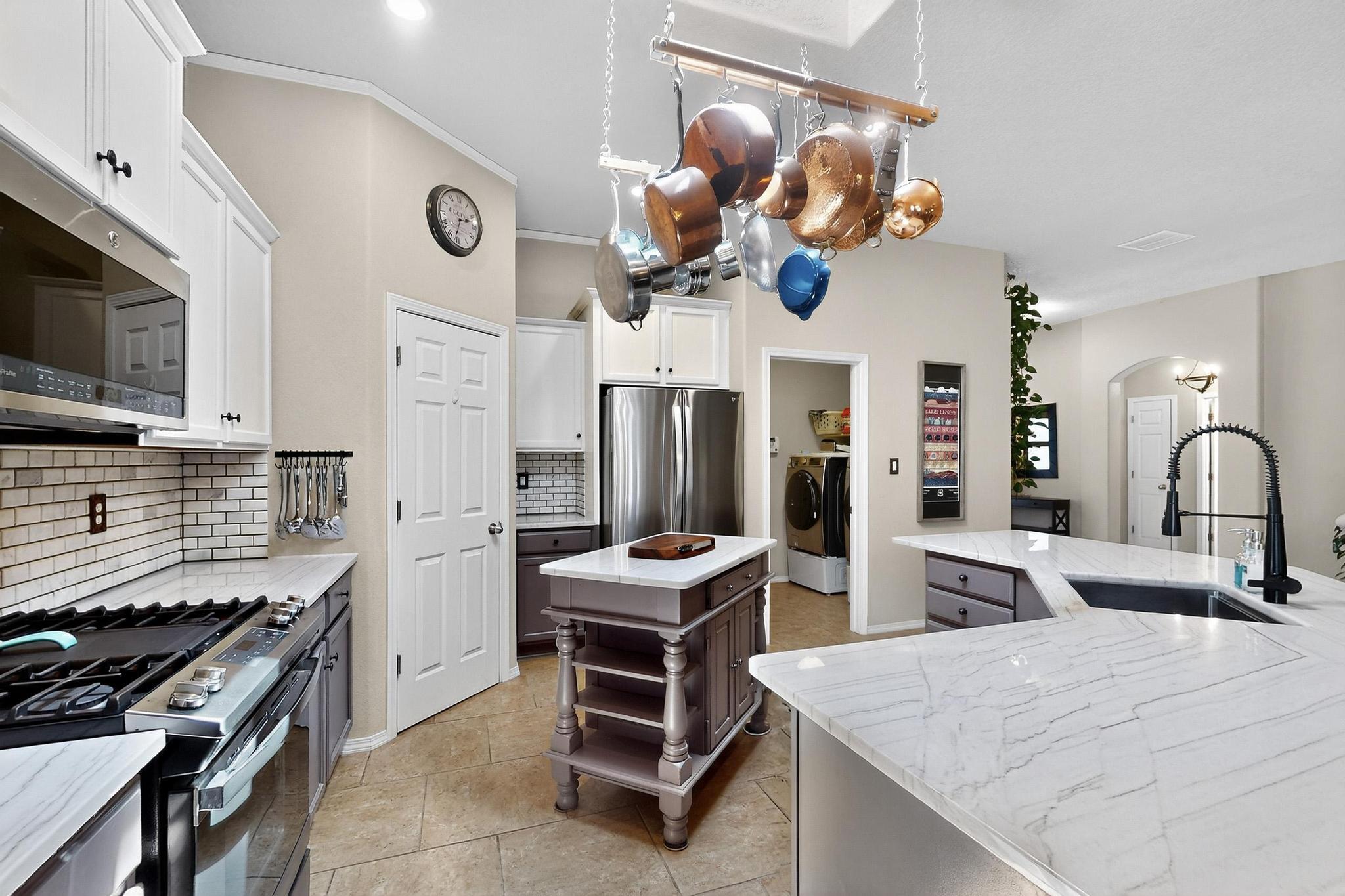 8215 MOCK HEATHER Road NW