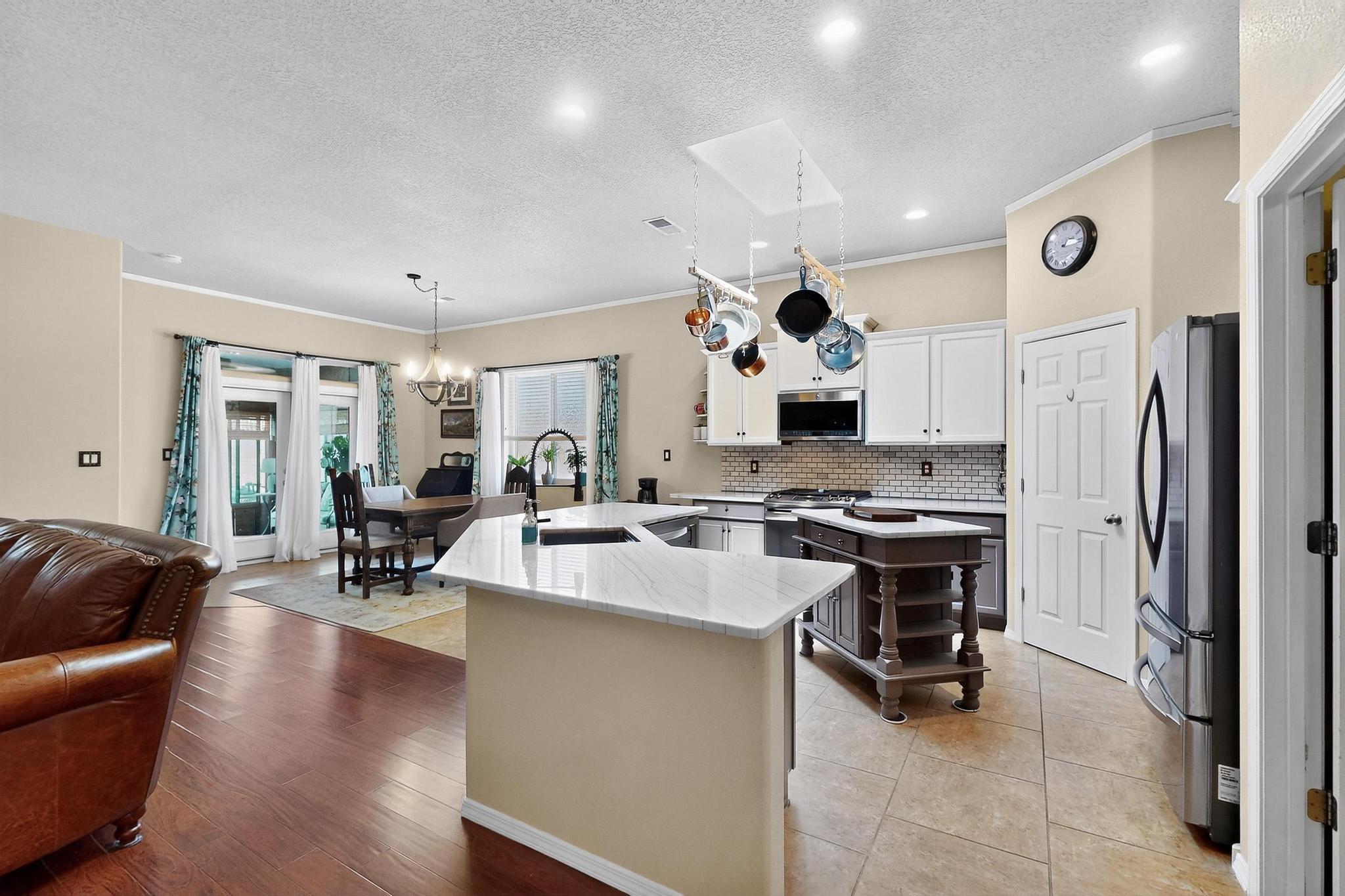 8215 MOCK HEATHER Road NW