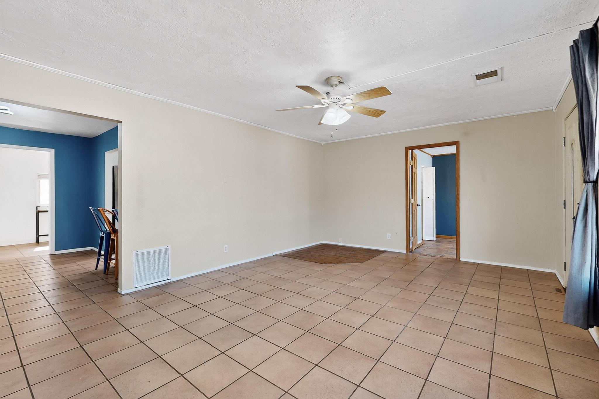 1531 Hendola Drive NE