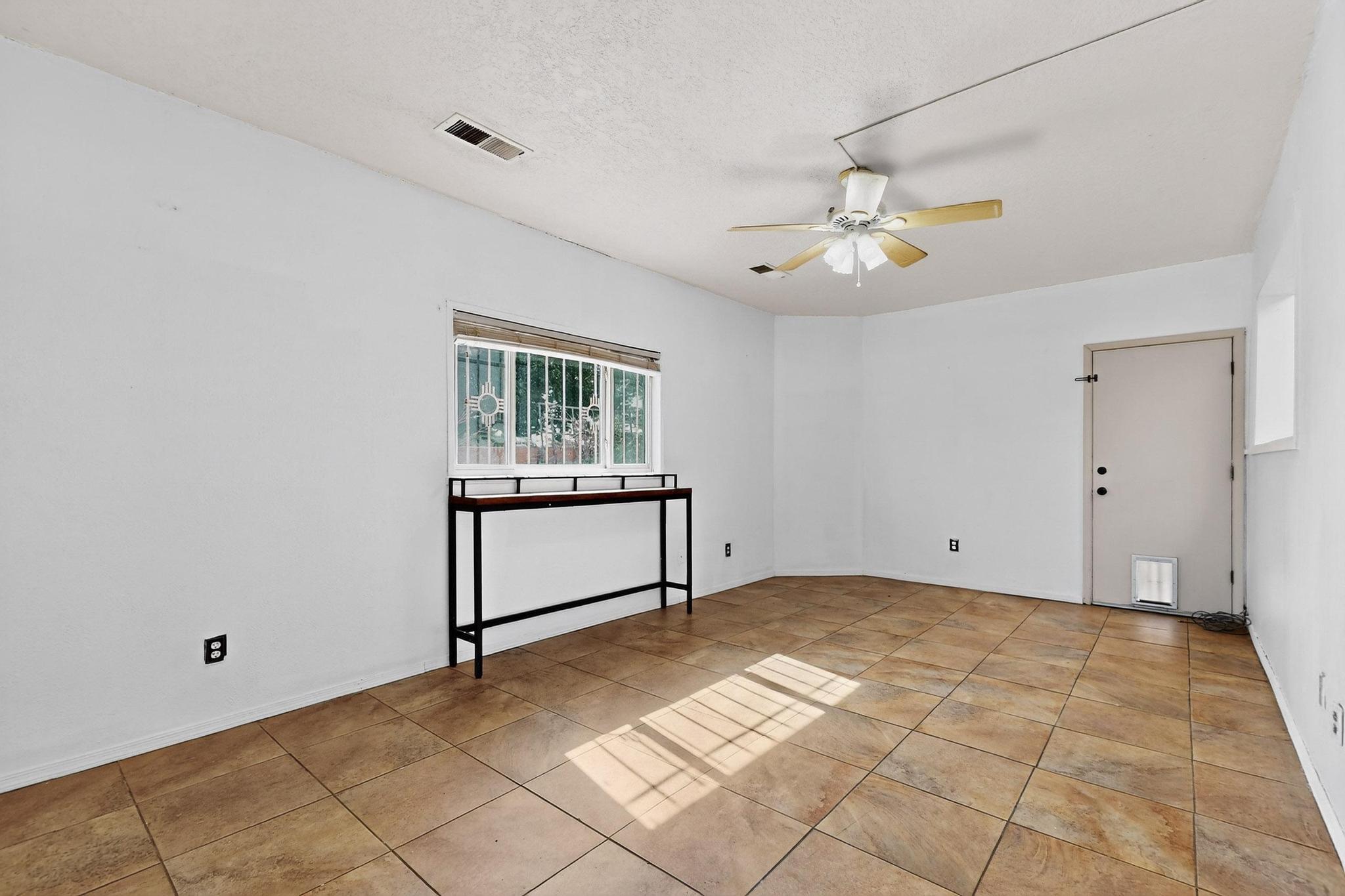 1531 Hendola Drive NE