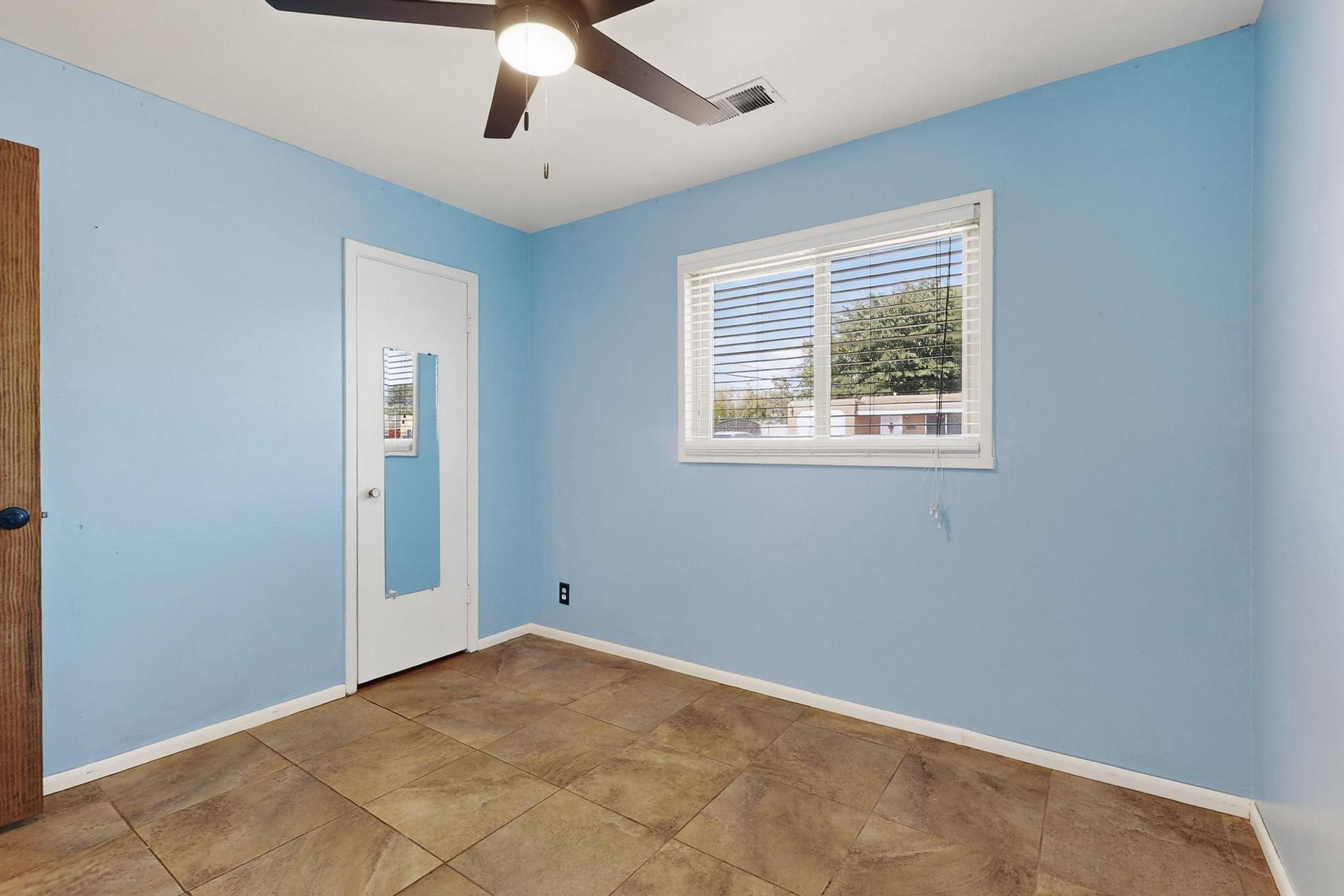 1531 Hendola Drive NE