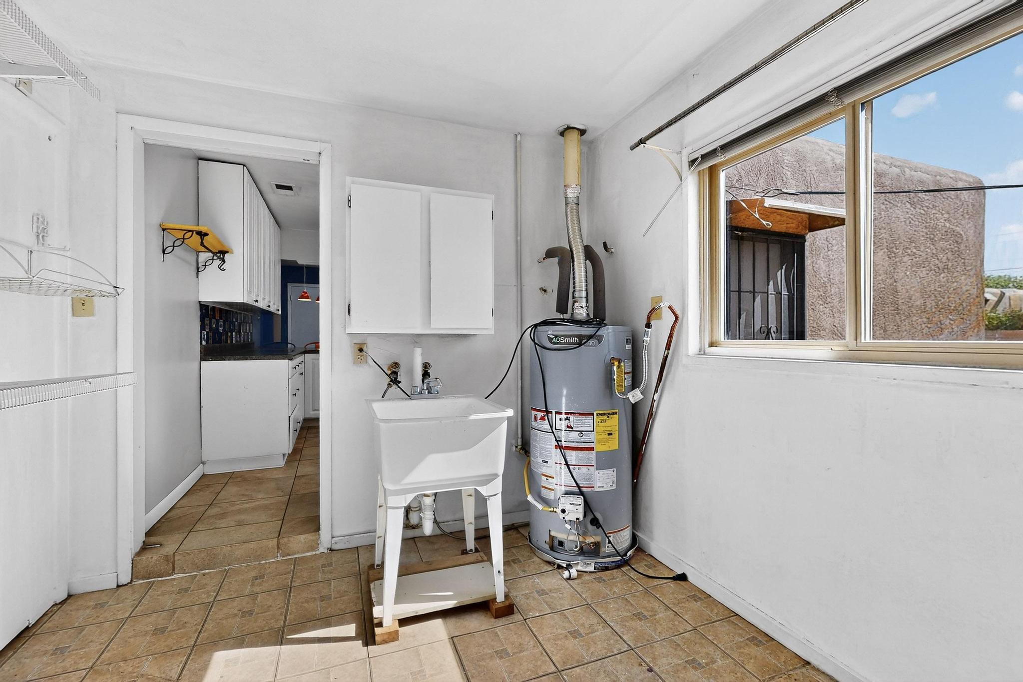 1531 Hendola Drive NE