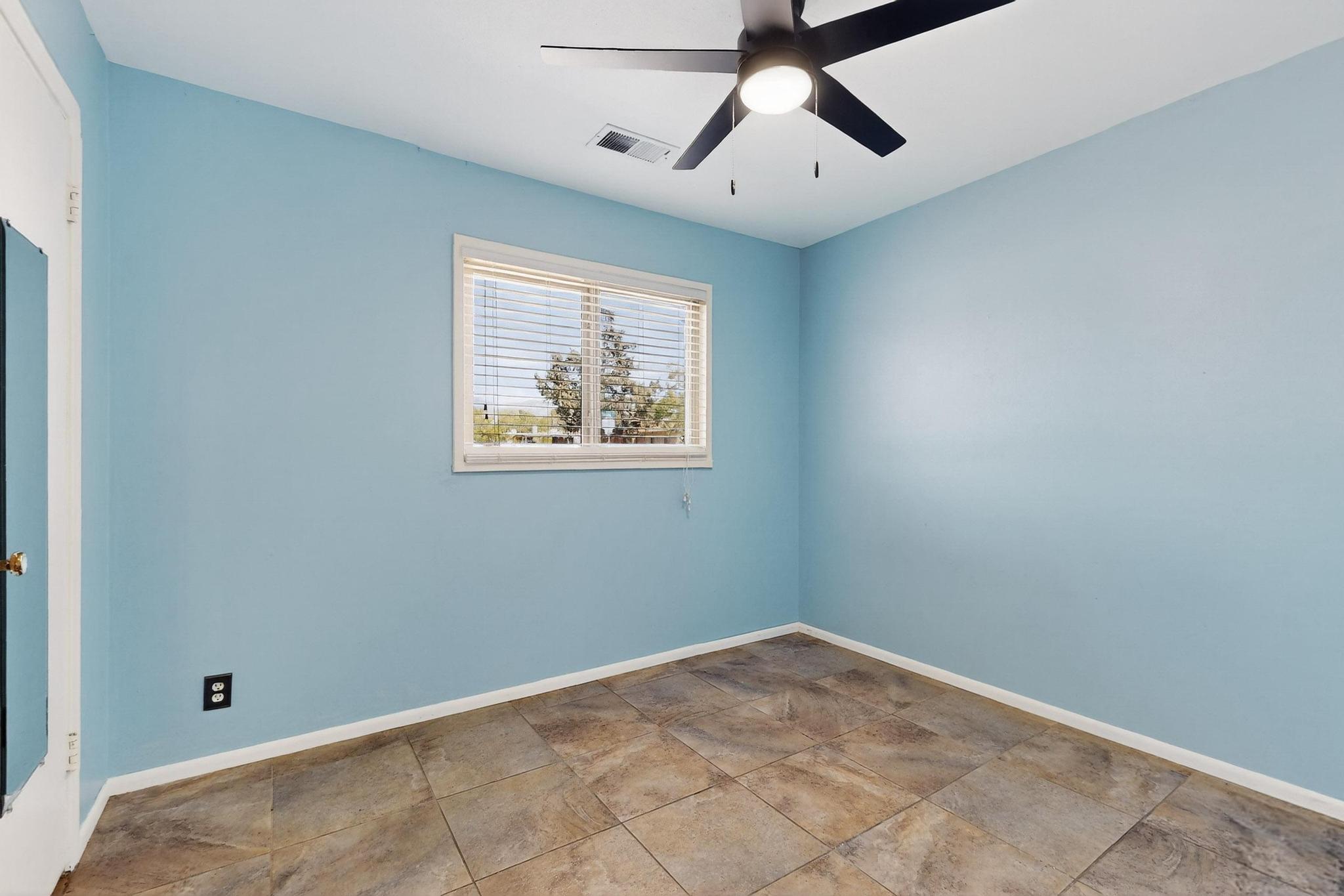 1531 Hendola Drive NE