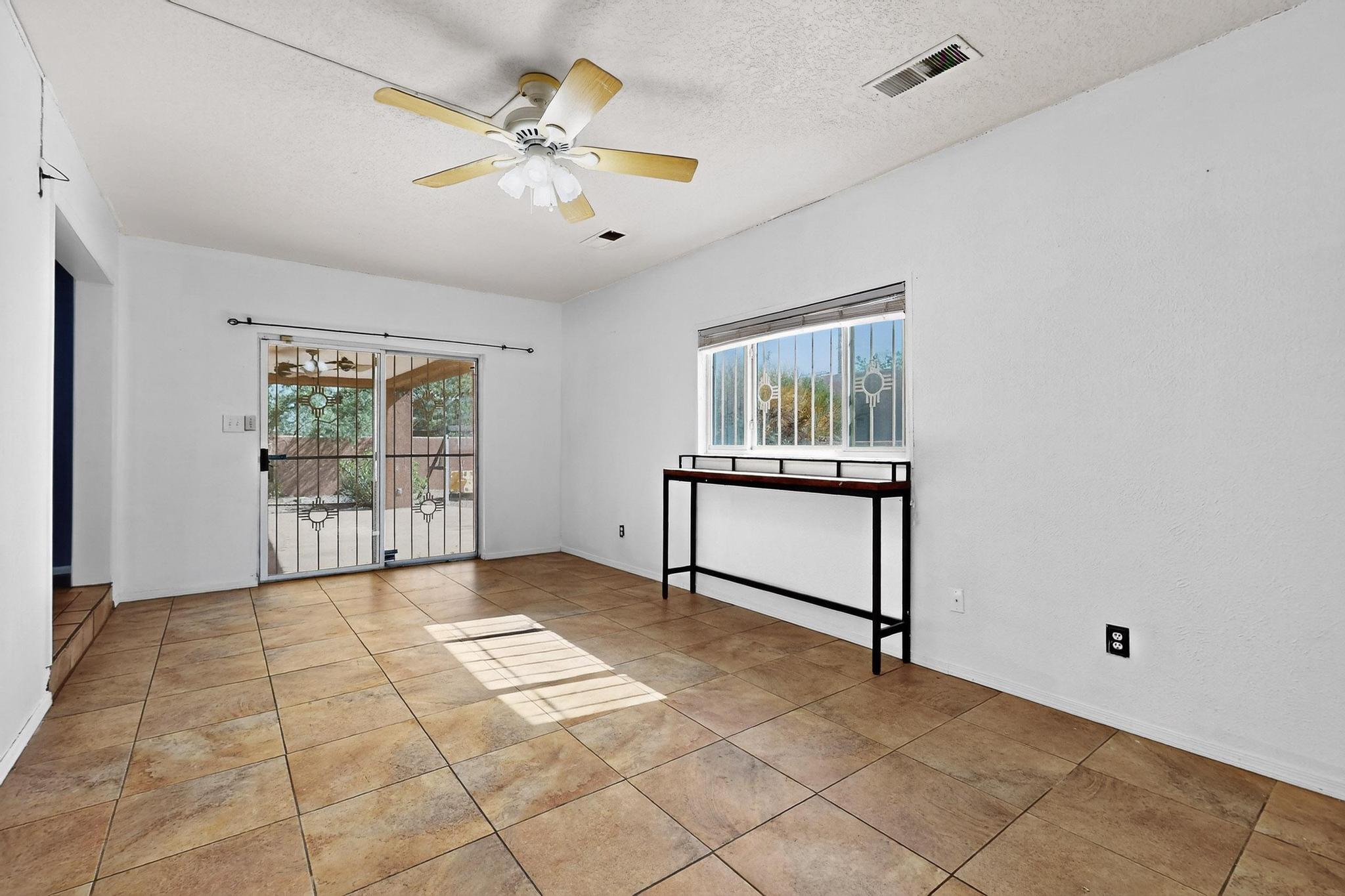 1531 Hendola Drive NE