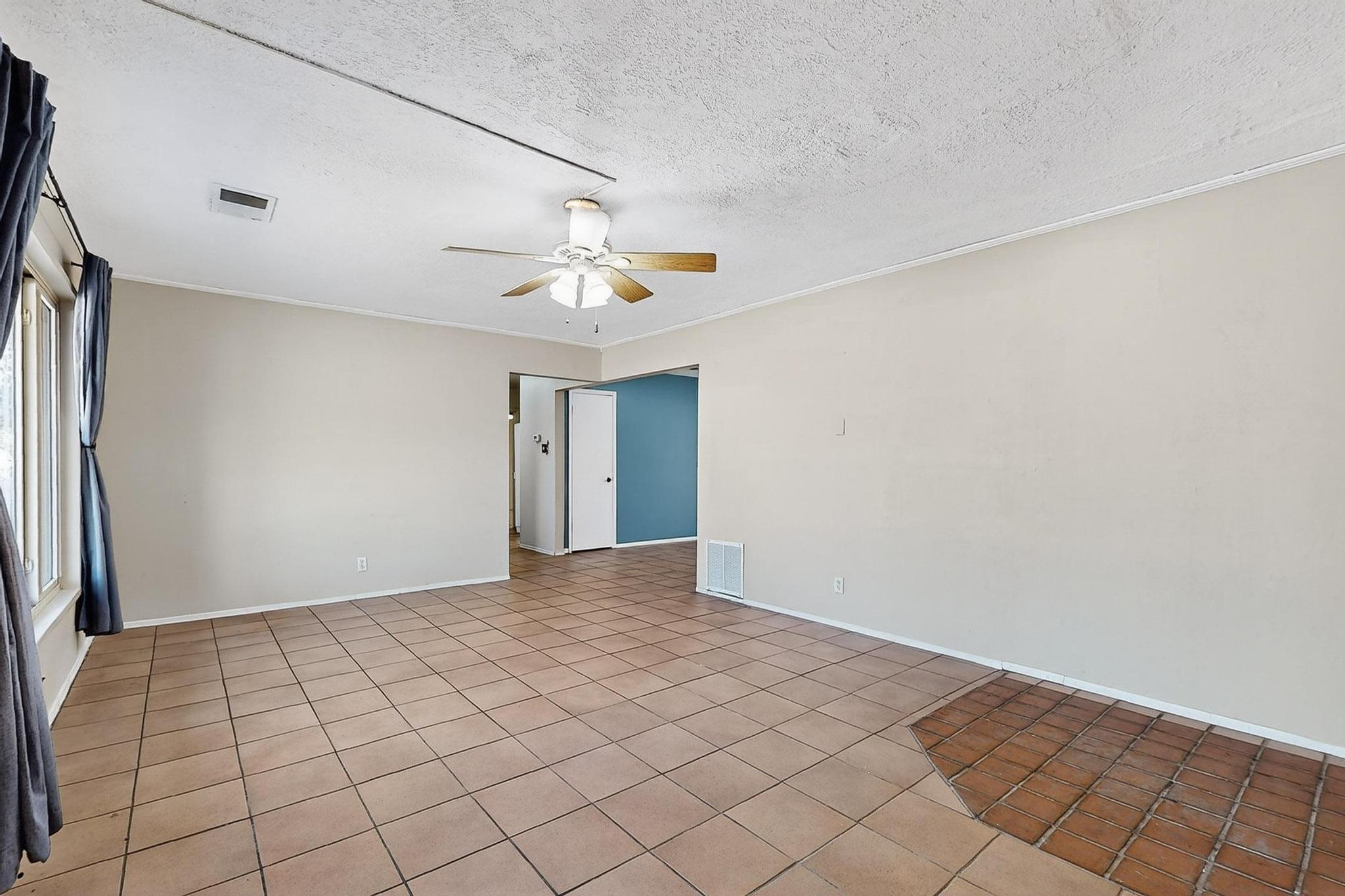 1531 Hendola Drive NE