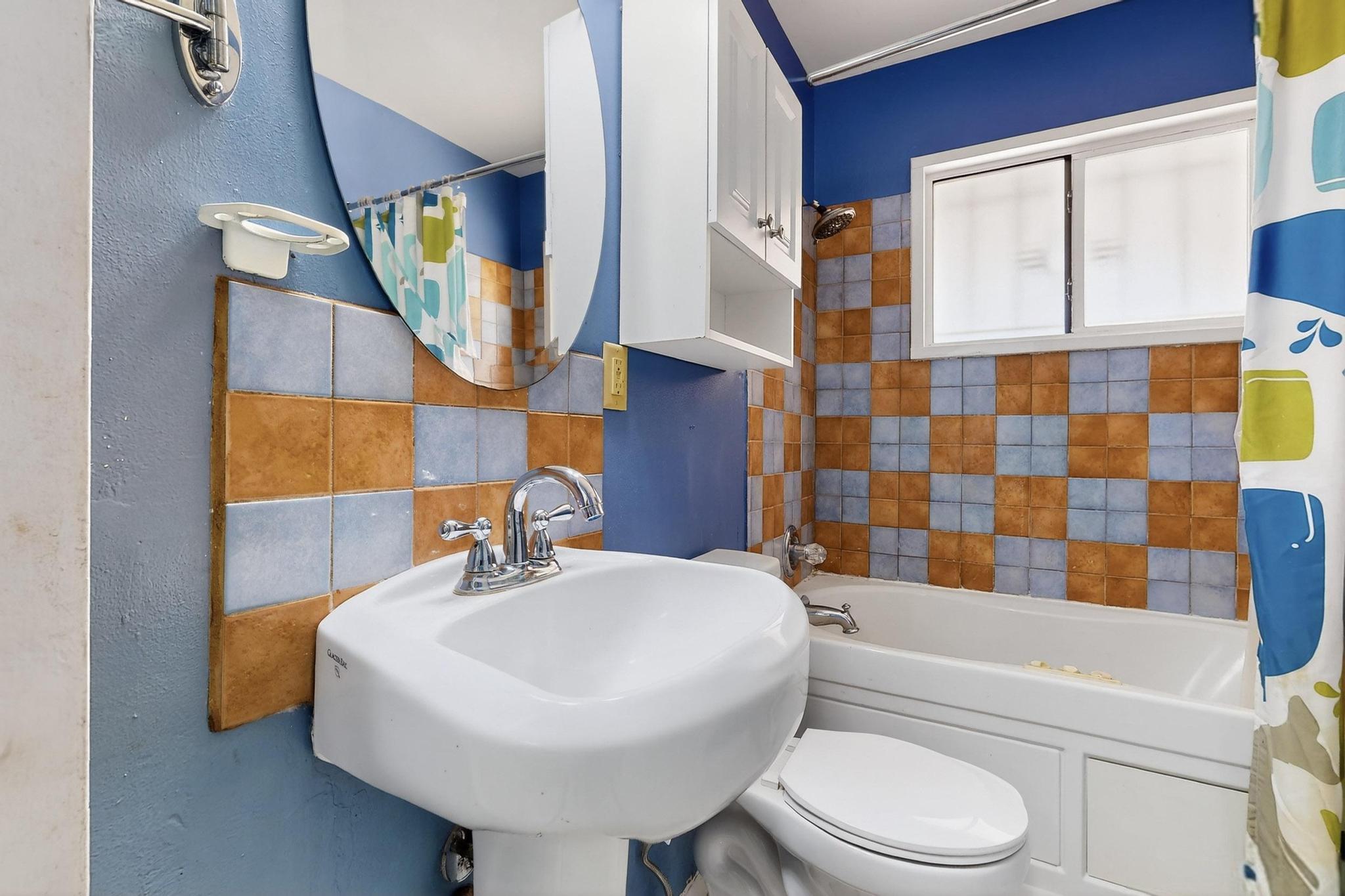 1531 Hendola Drive NE