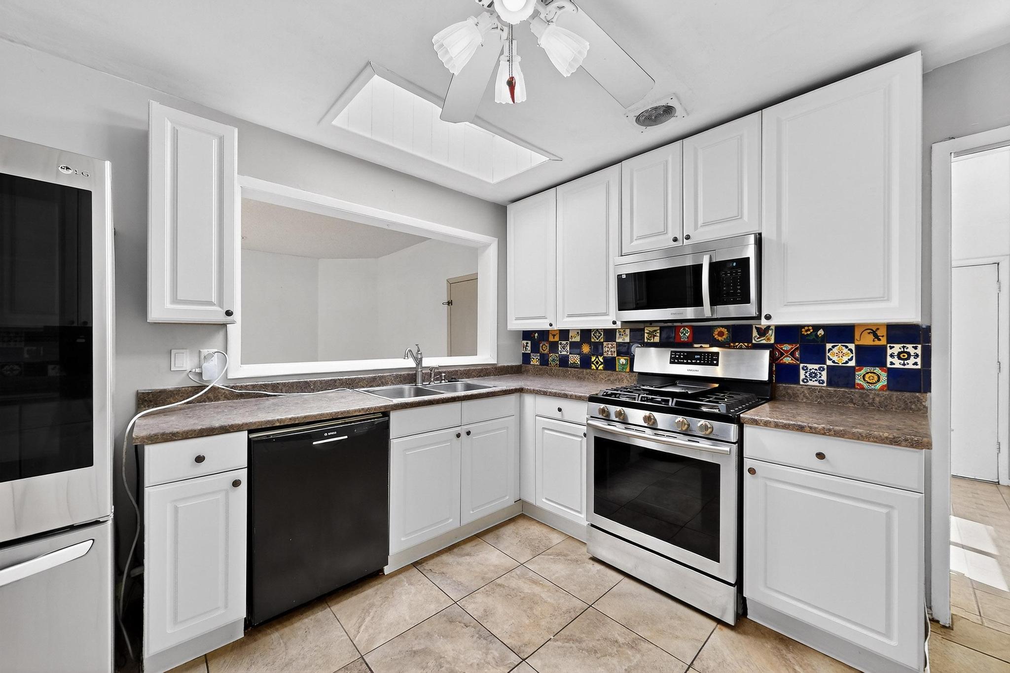 1531 Hendola Drive NE