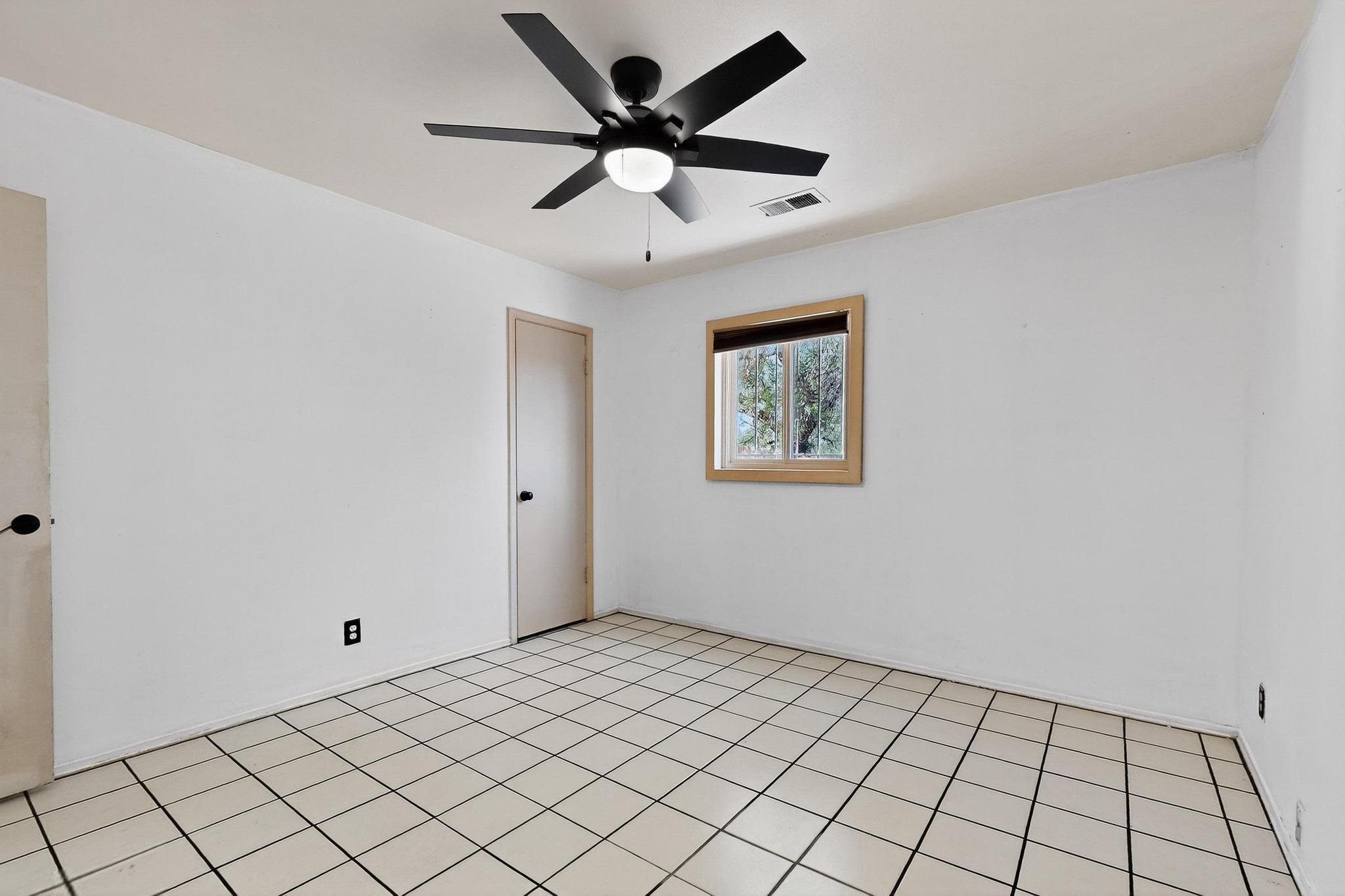 1531 Hendola Drive NE