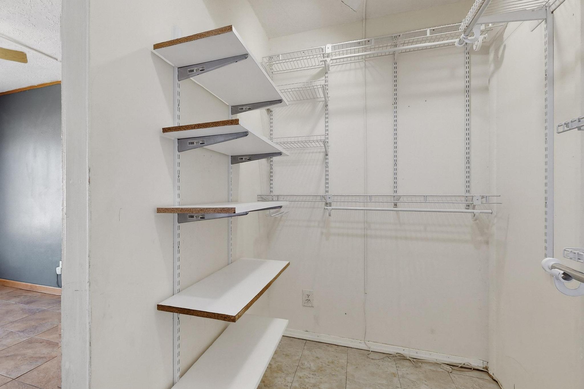 1531 Hendola Drive NE