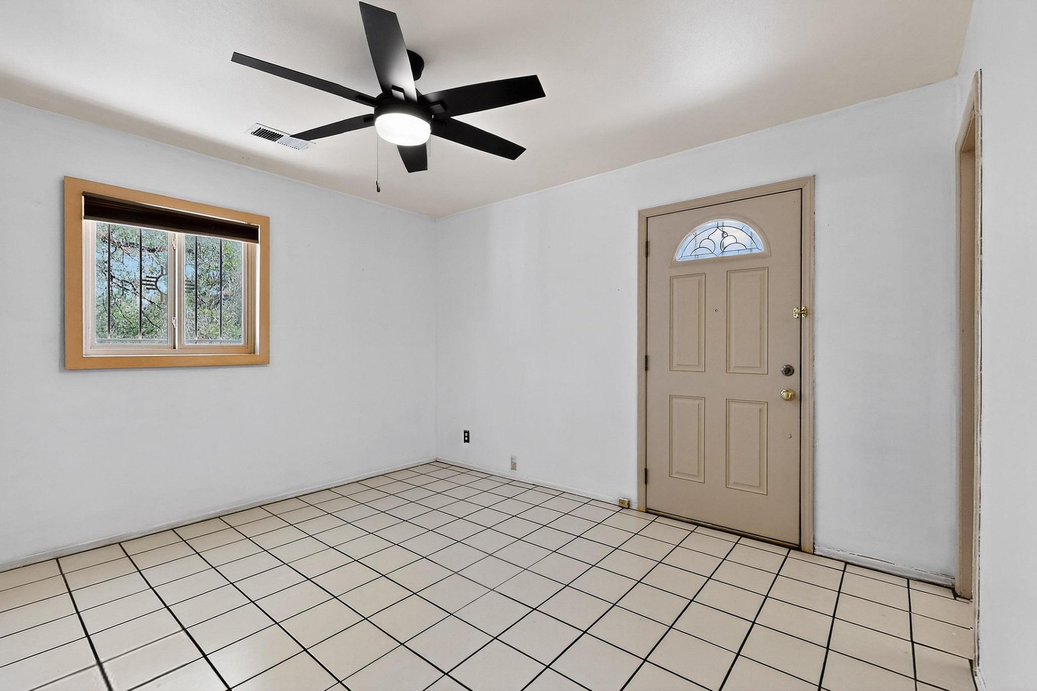 1531 Hendola Drive NE