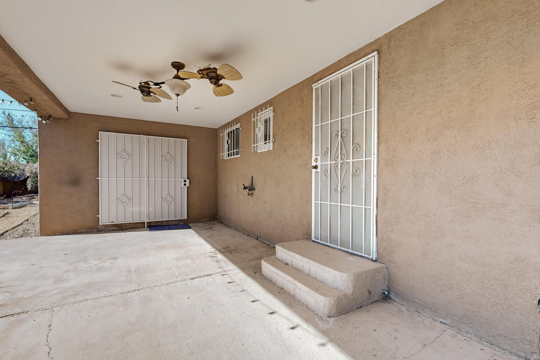 1531 Hendola Drive NE