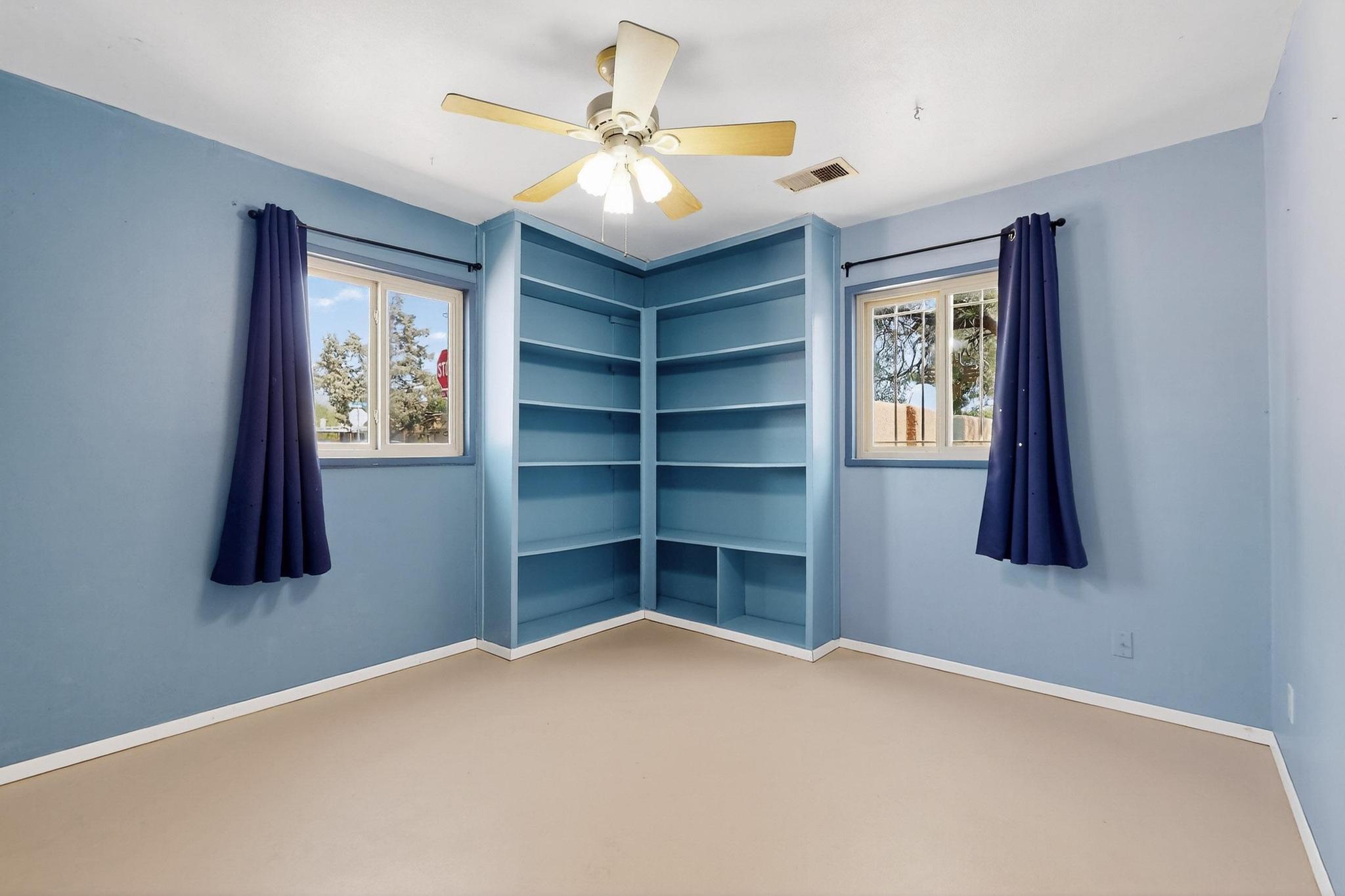 1531 Hendola Drive NE