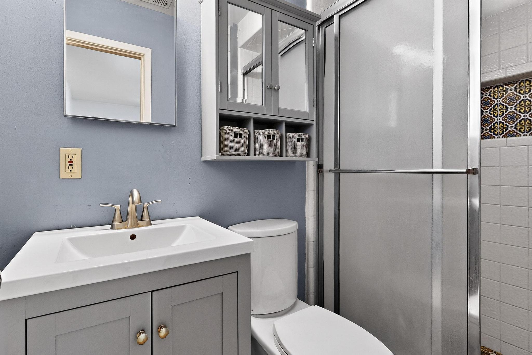 1531 Hendola Drive NE