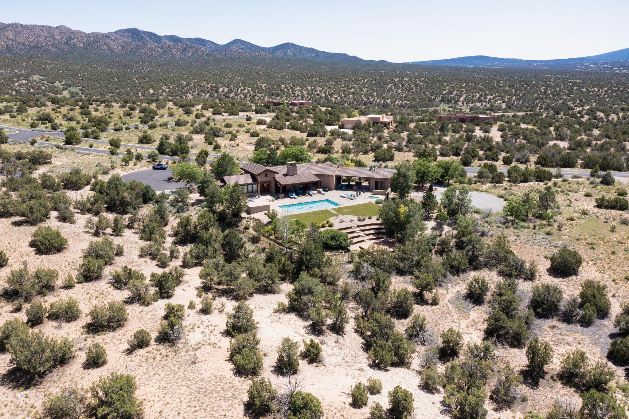 Lot: 24 Stagecoach TR