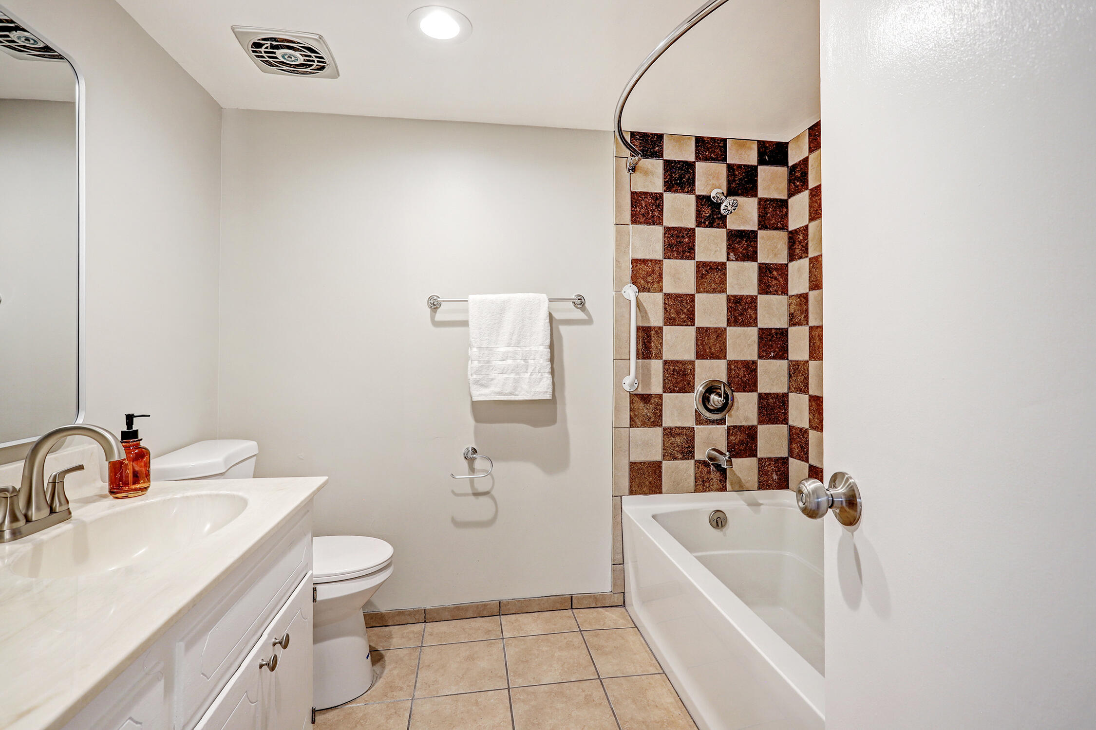 5711 Bohemio Court SW