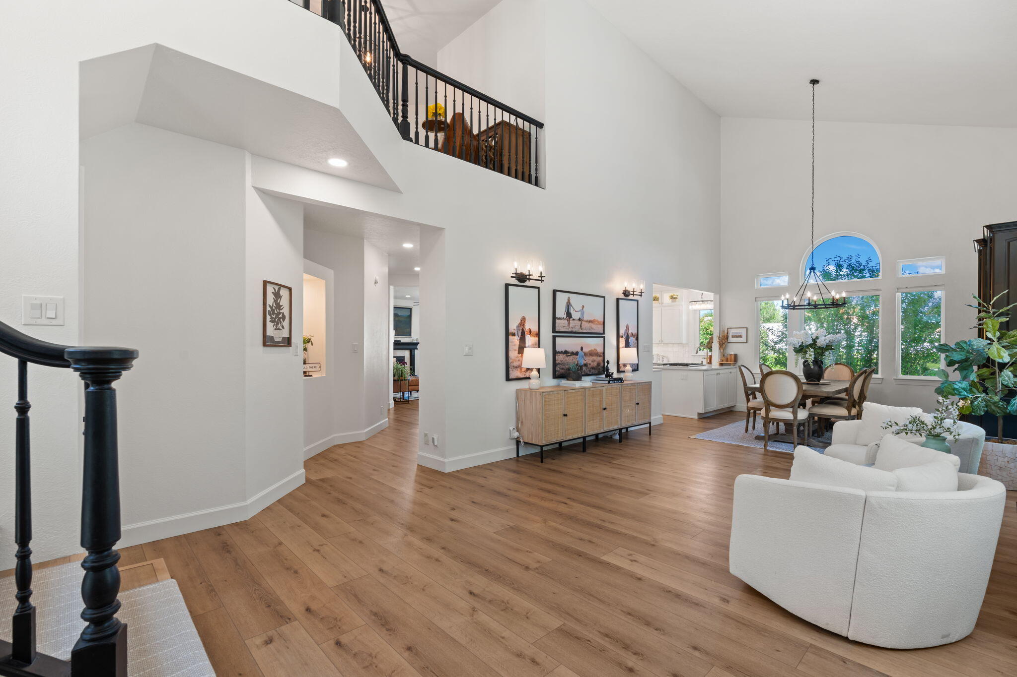 11405 PINE TOP Lane NE