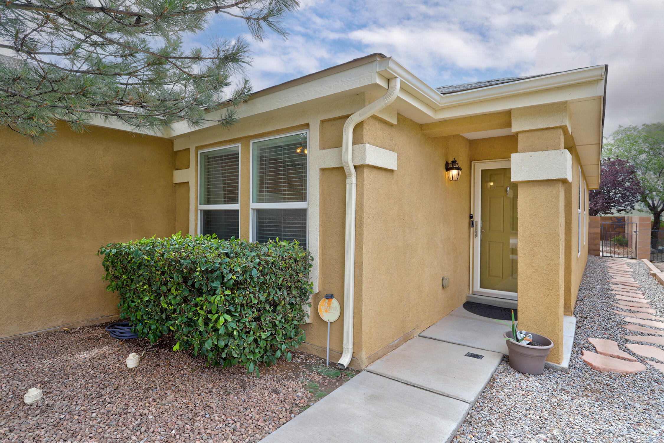 9701 MOGOLLON Drive NW