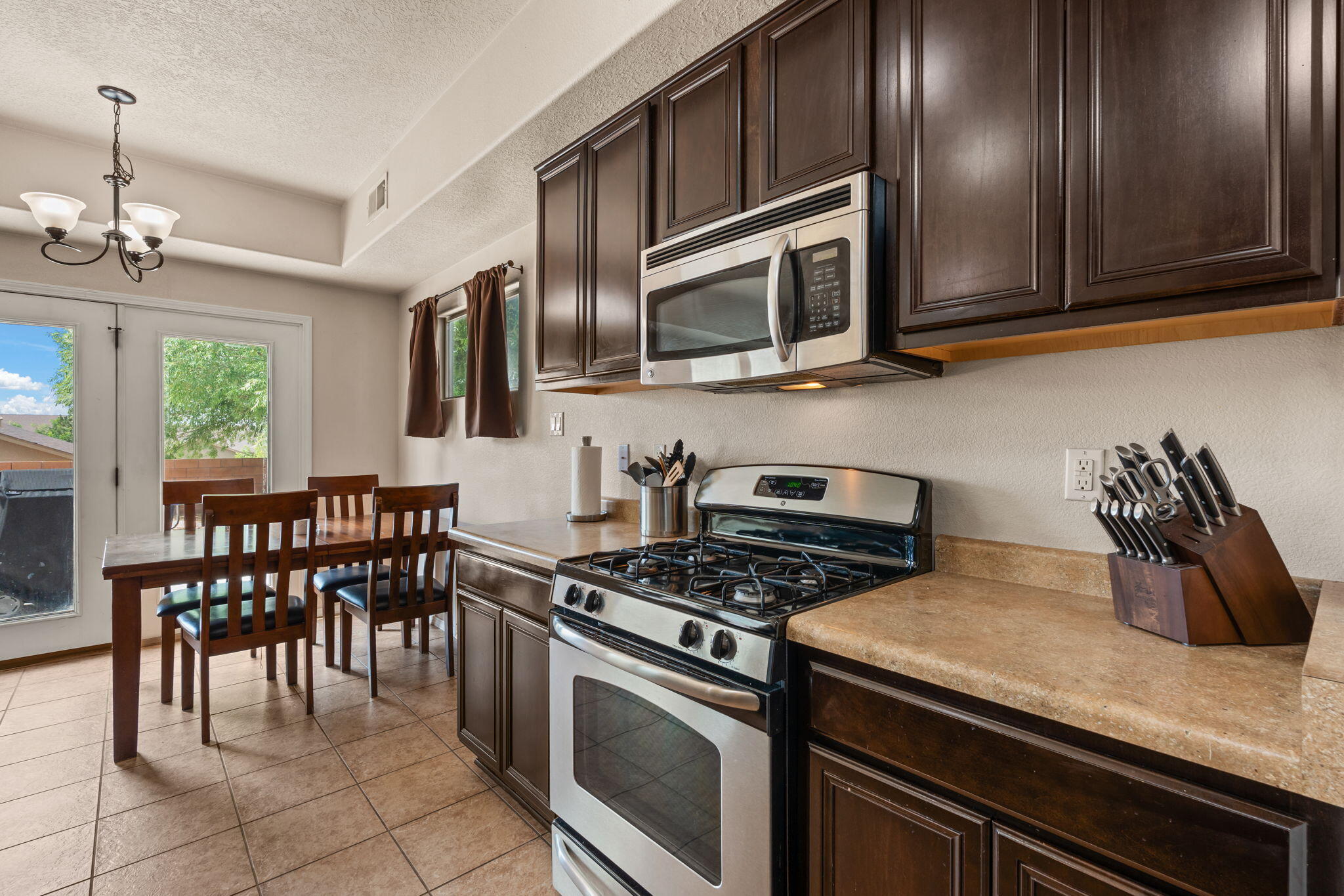 6264 AZALEAS Road NW