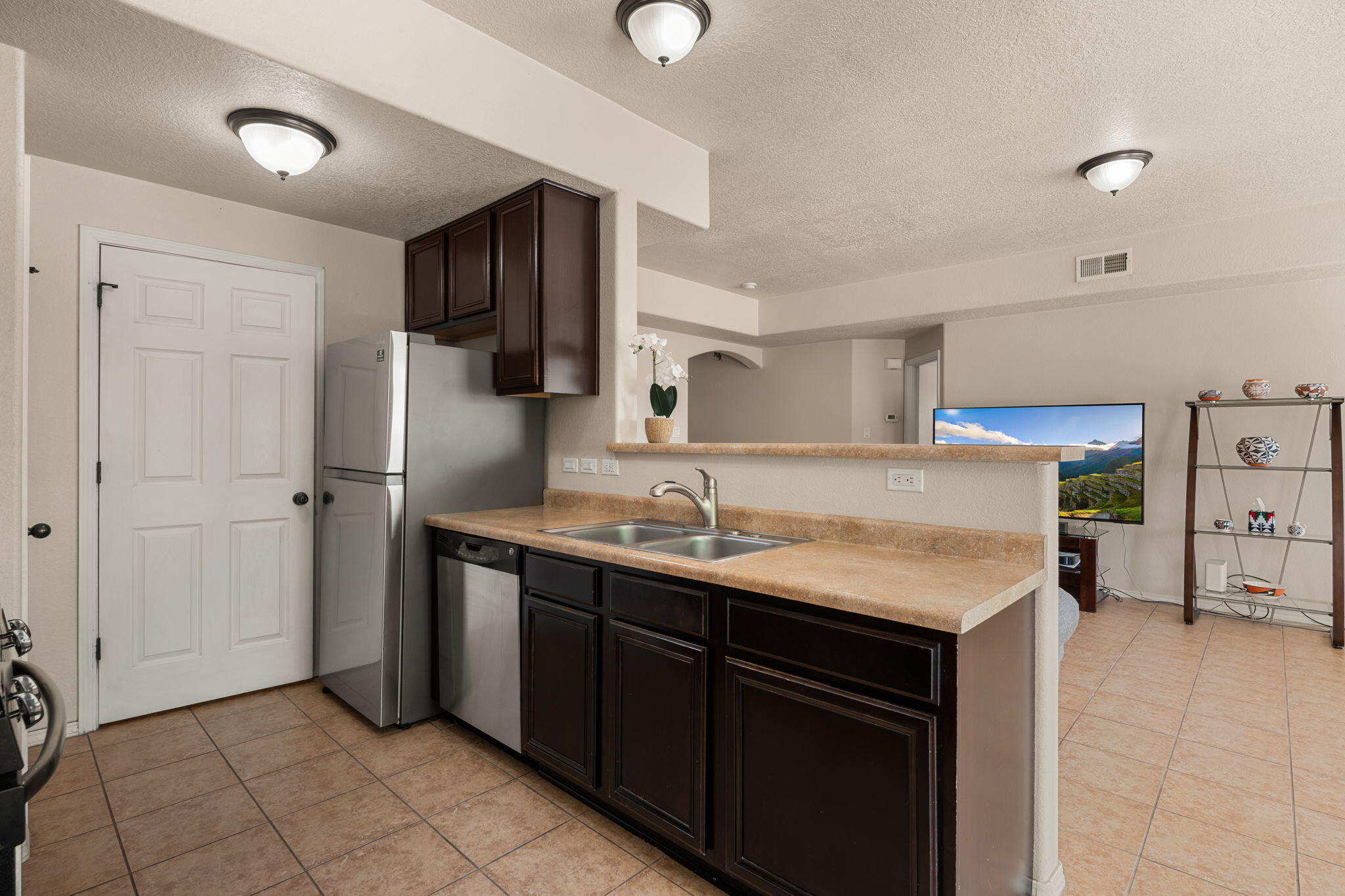 6264 AZALEAS Road NW