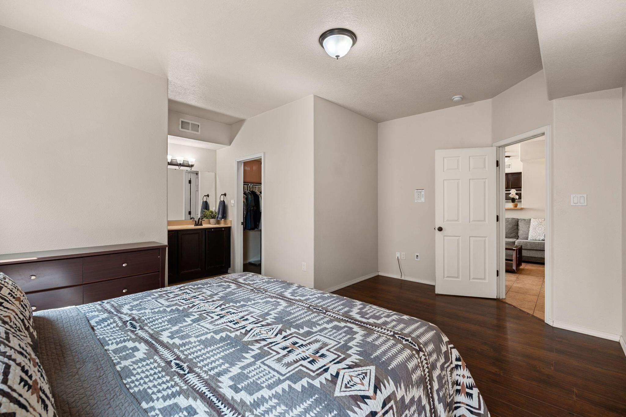 6264 AZALEAS Road NW