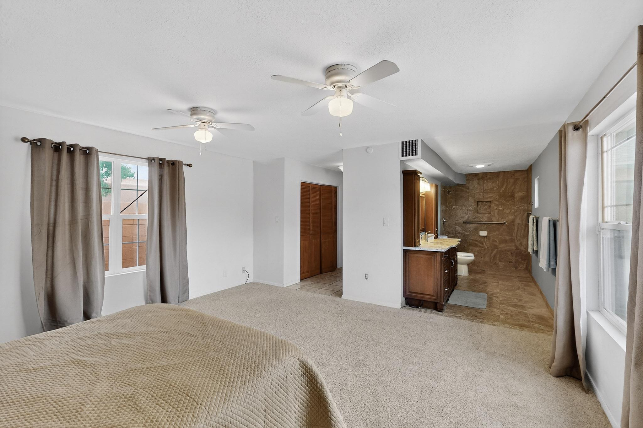 8718 LIBERTY Drive NE