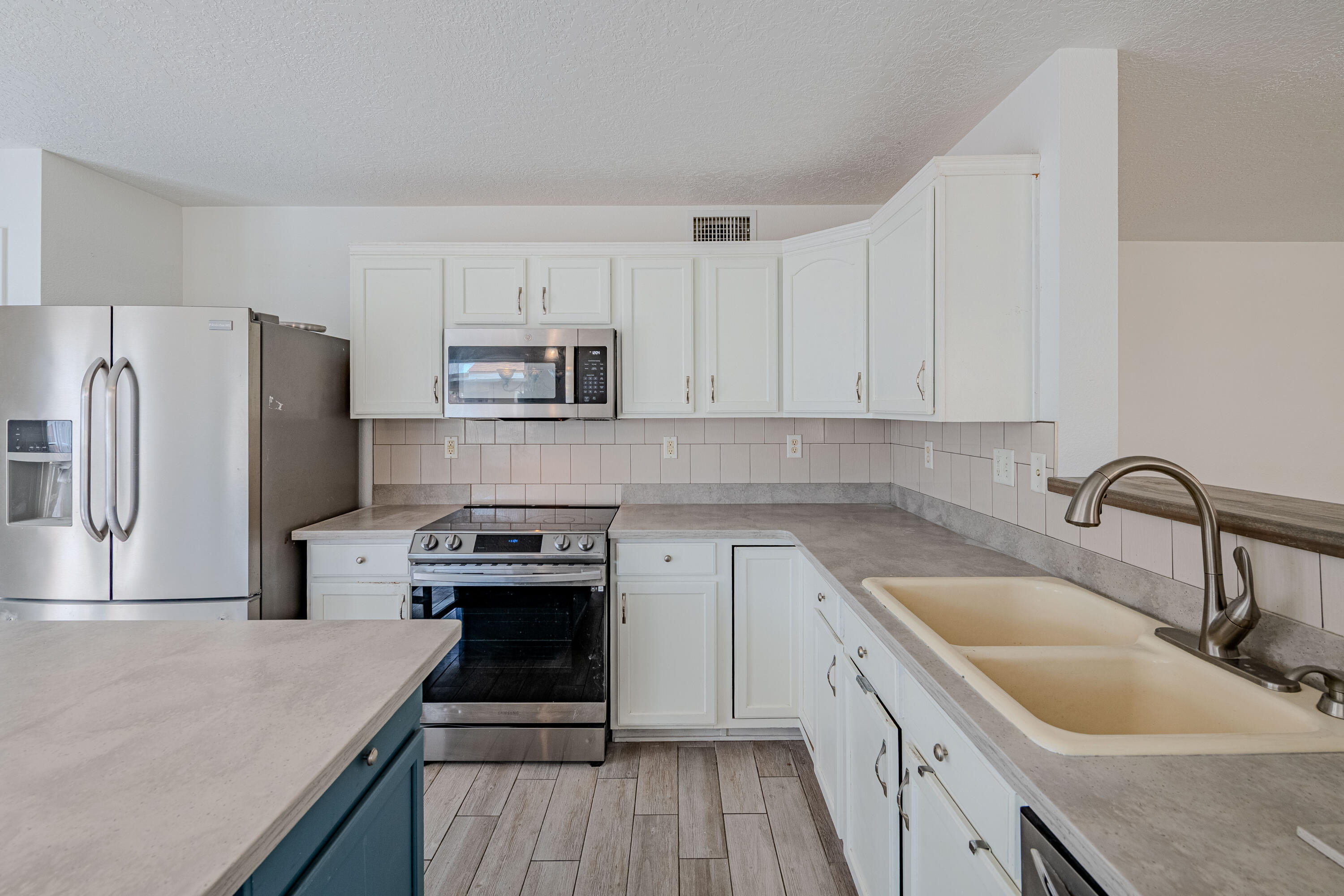 3742 Cattle Drive NE