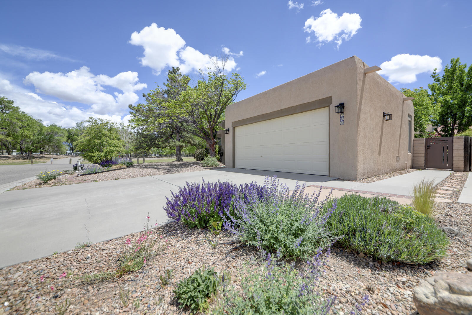 300 LA CHAMISAL Lane NW