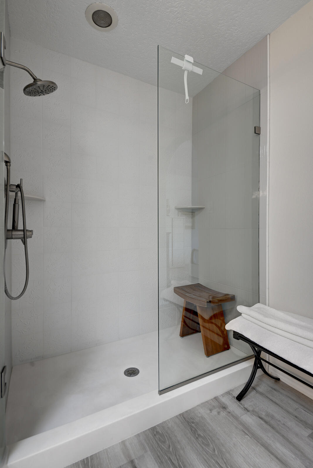 300 LA CHAMISAL Lane NW