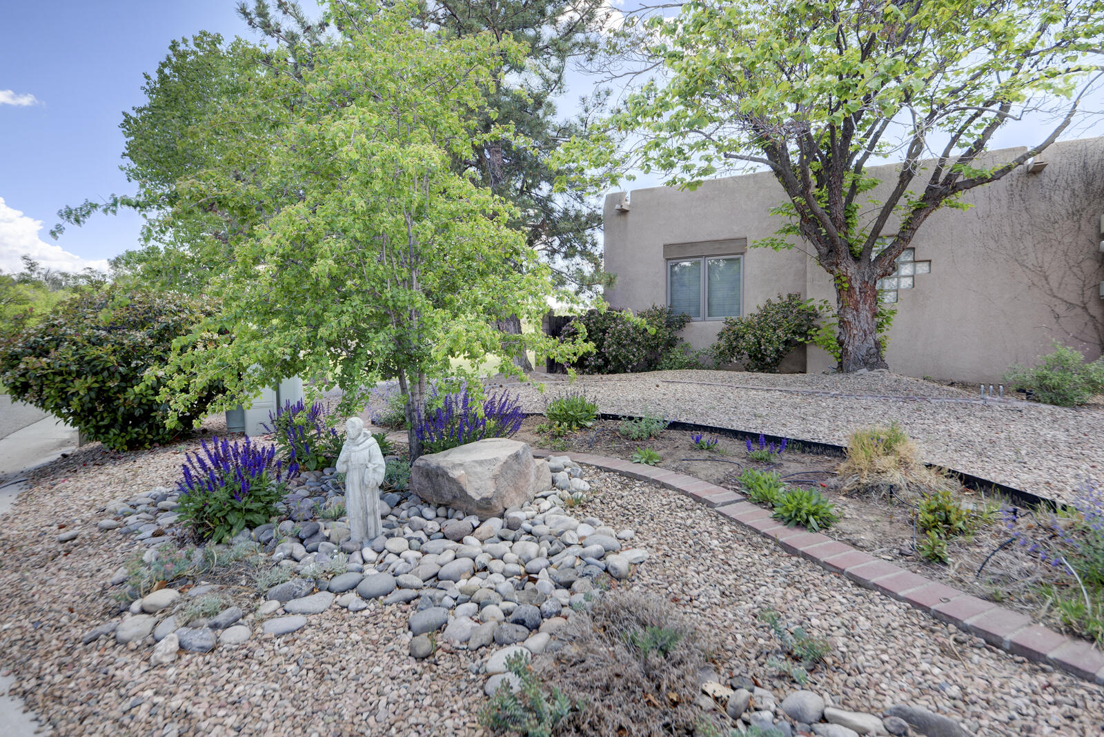 300 LA CHAMISAL Lane NW