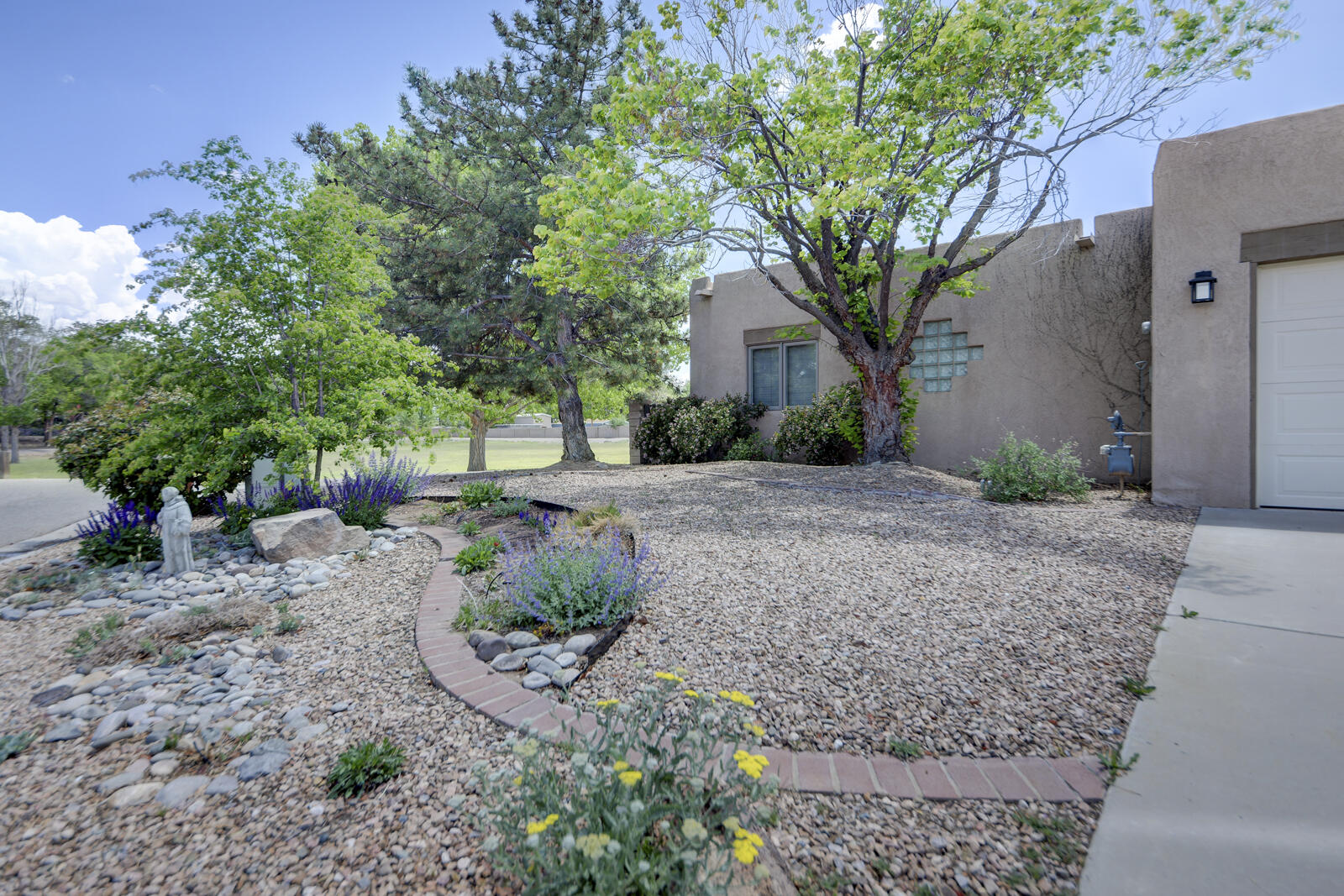 300 LA CHAMISAL Lane NW