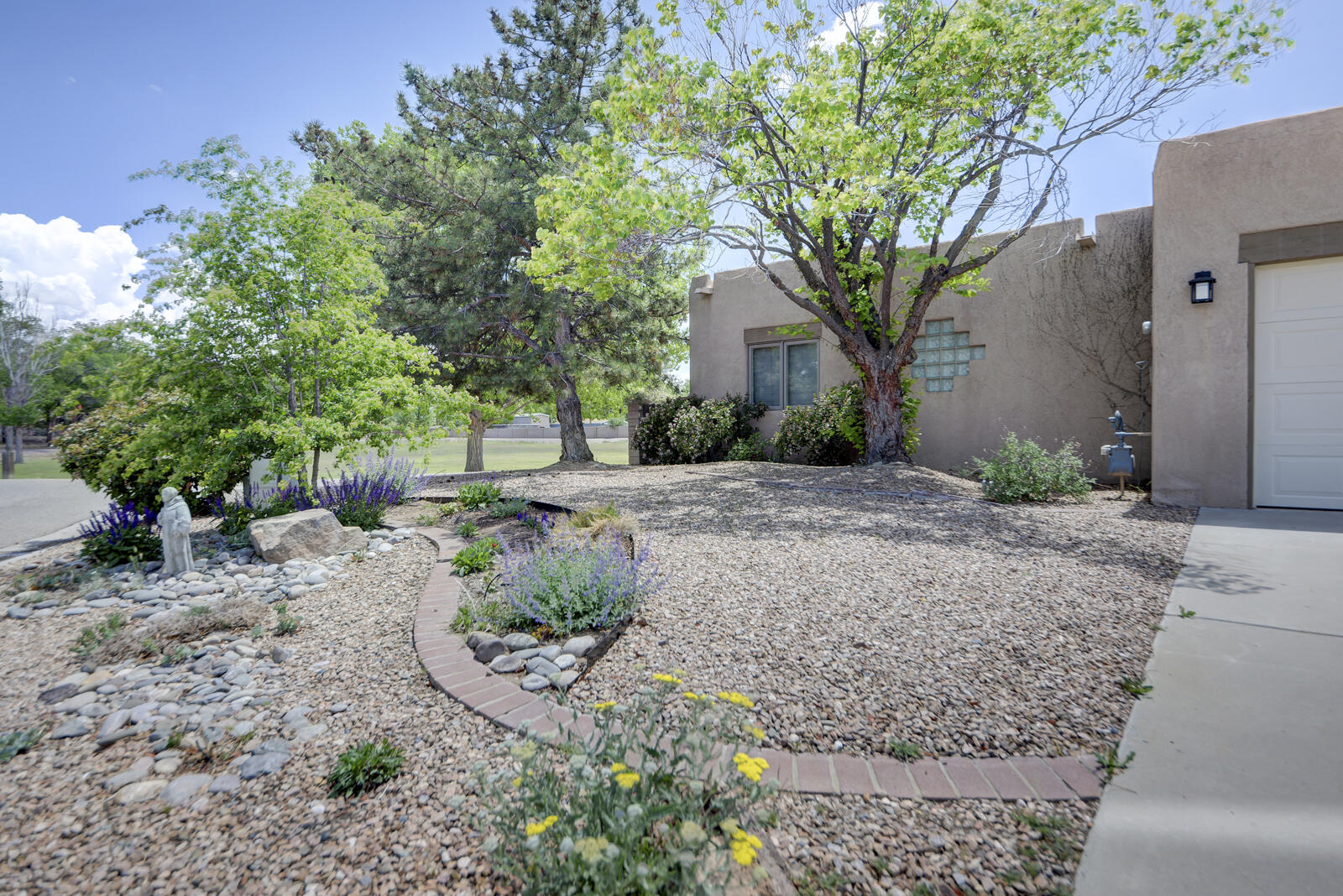 300 LA CHAMISAL Lane NW