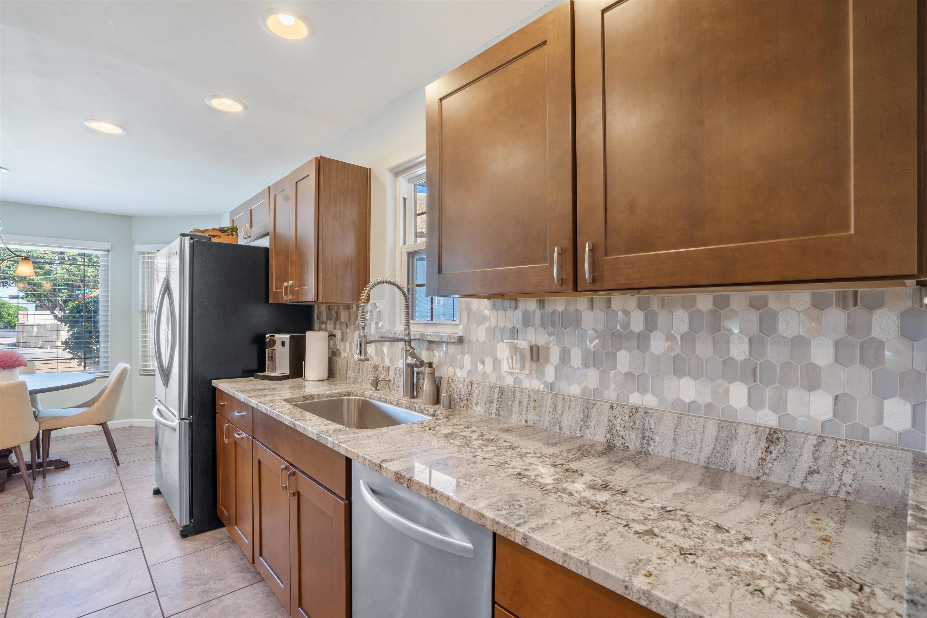 5000 OSO GRANDE Court NE