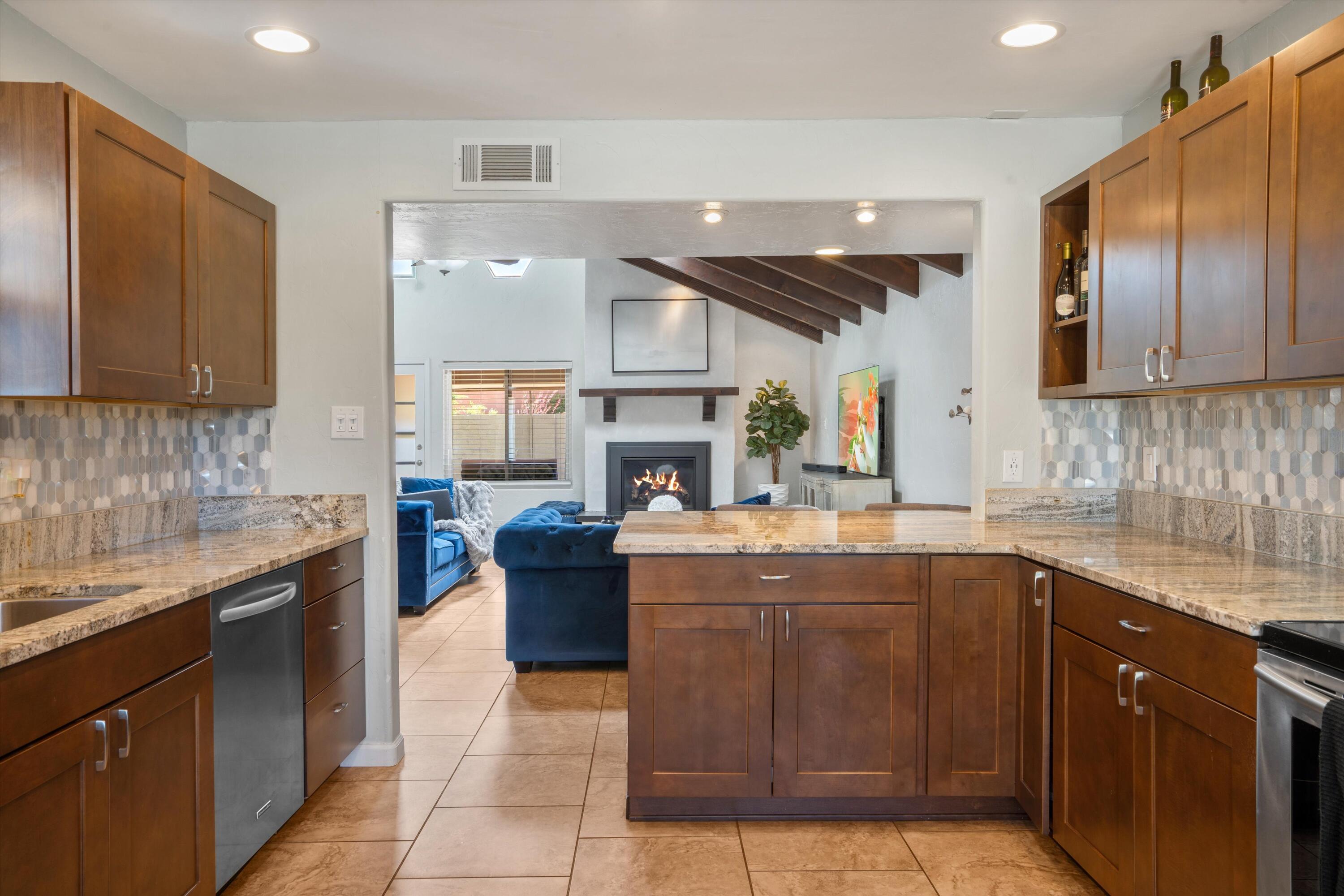 5000 OSO GRANDE Court NE