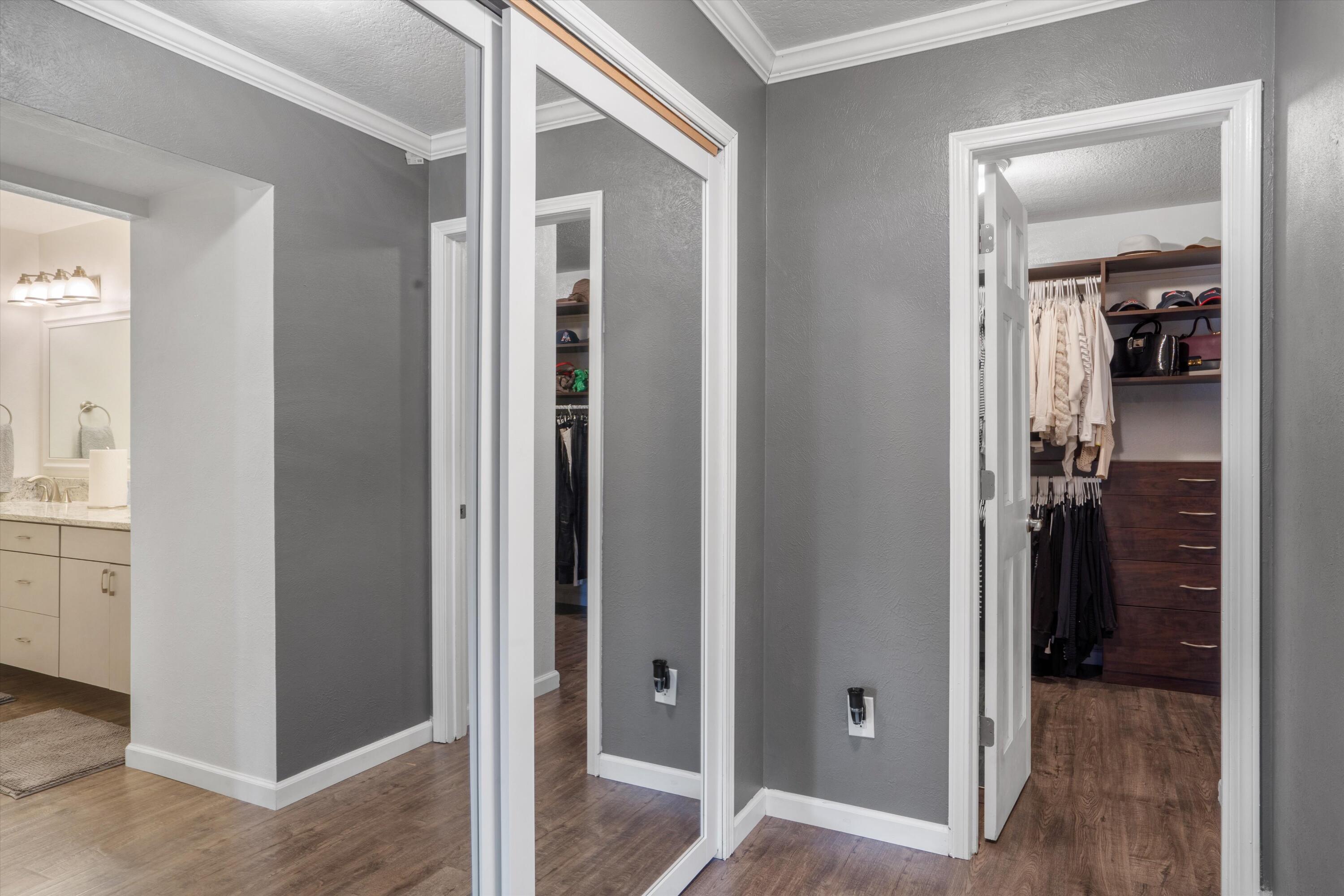 5000 OSO GRANDE Court NE