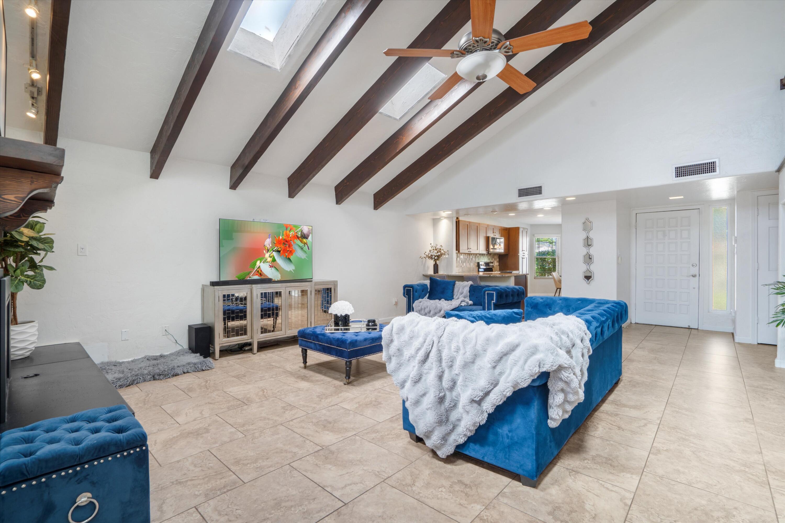 5000 OSO GRANDE Court NE