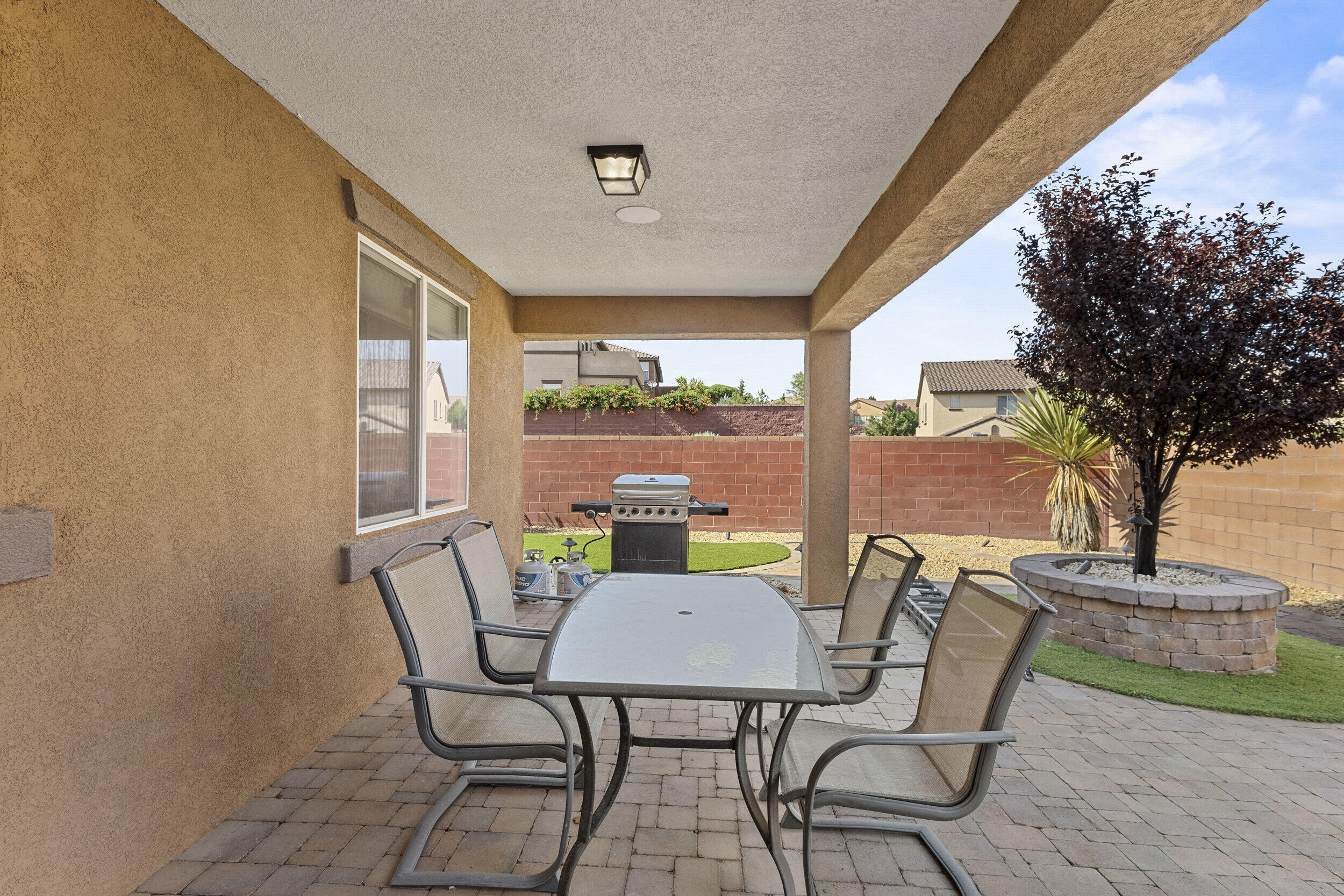 44 LOS BALCONES Place NE