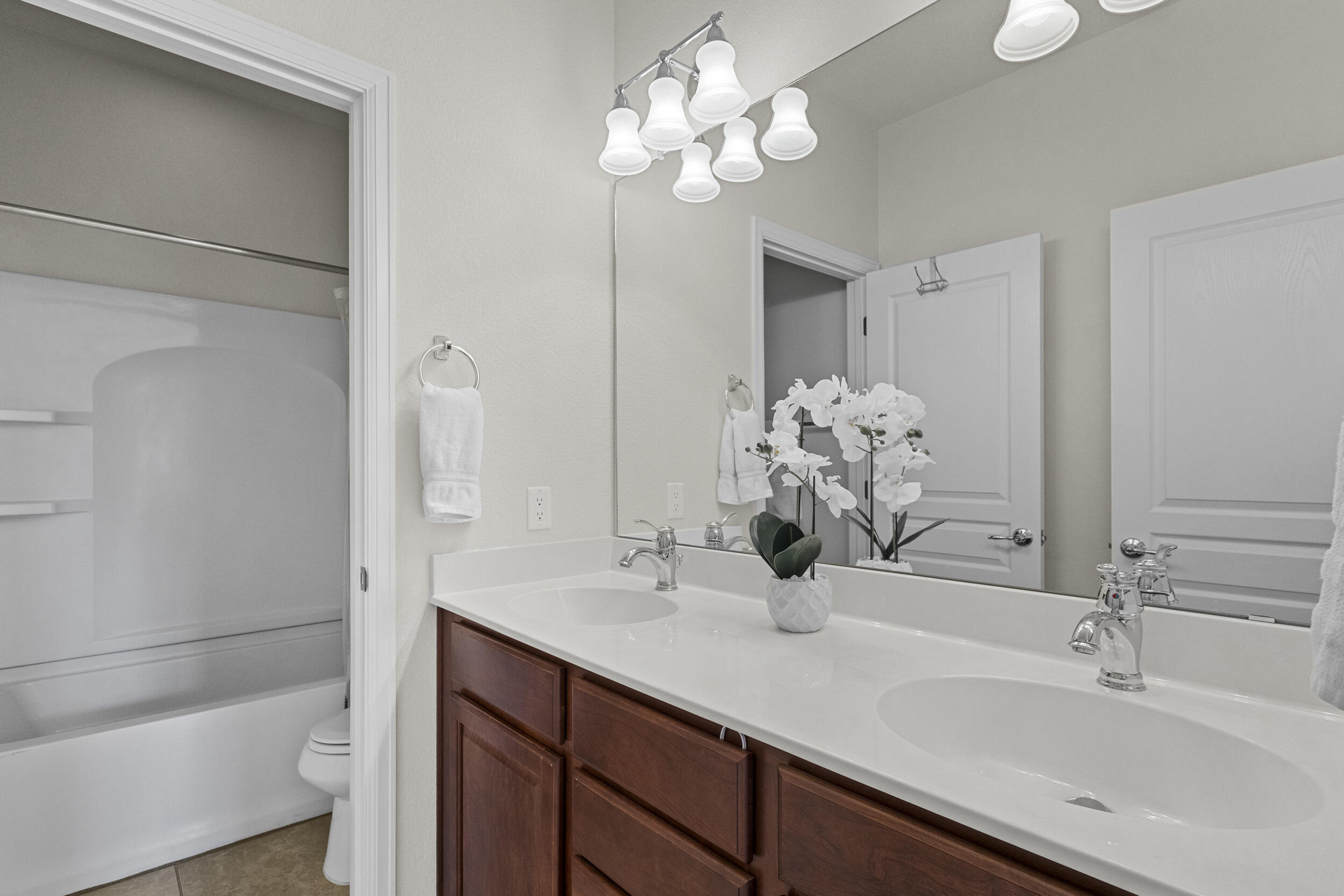 44 LOS BALCONES Place NE