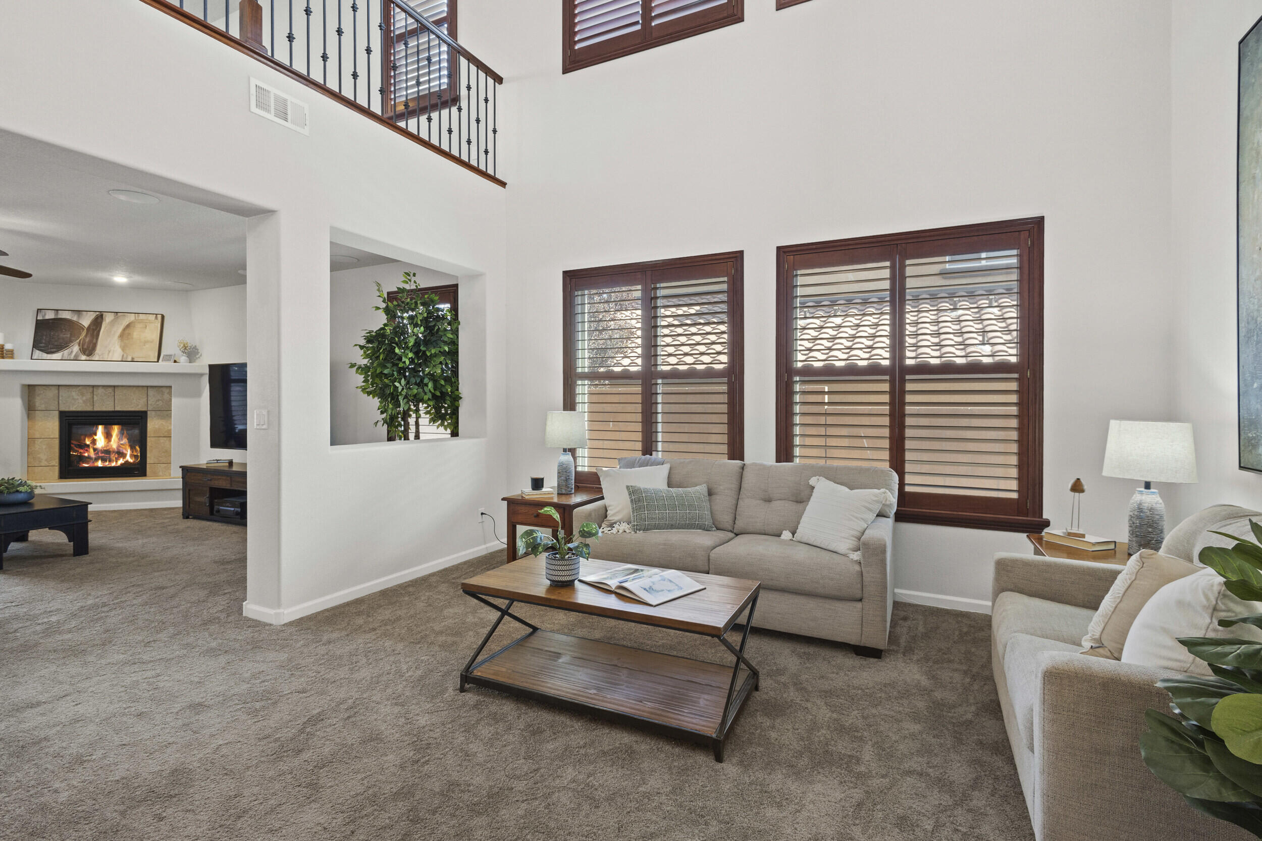 44 LOS BALCONES Place NE