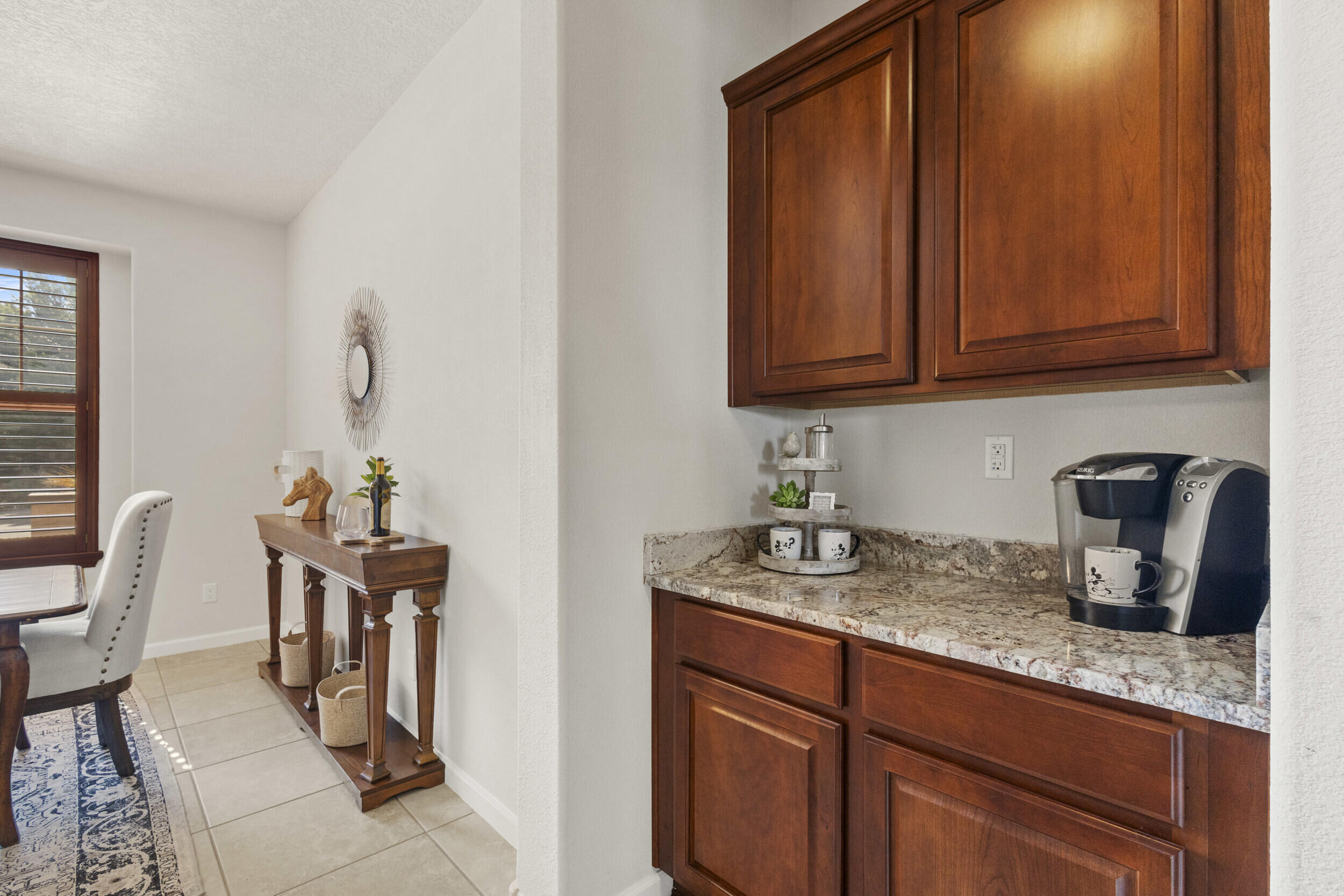 44 LOS BALCONES Place NE