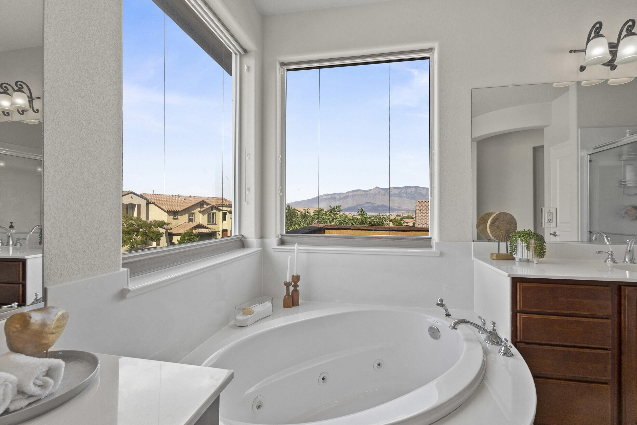 44 LOS BALCONES Place NE