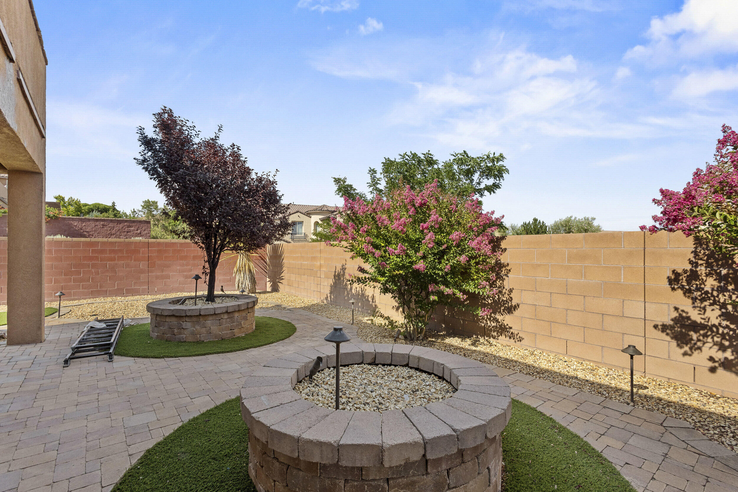 44 LOS BALCONES Place NE