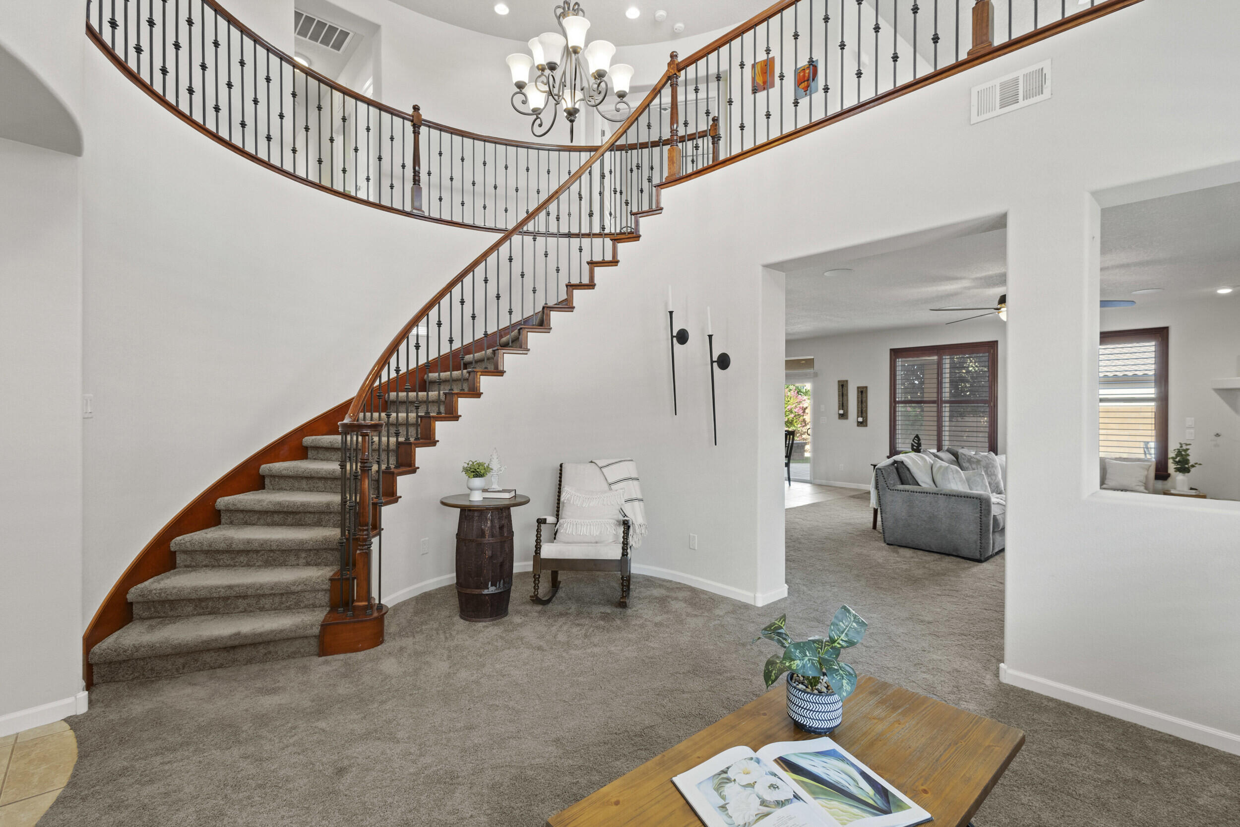 44 LOS BALCONES Place NE